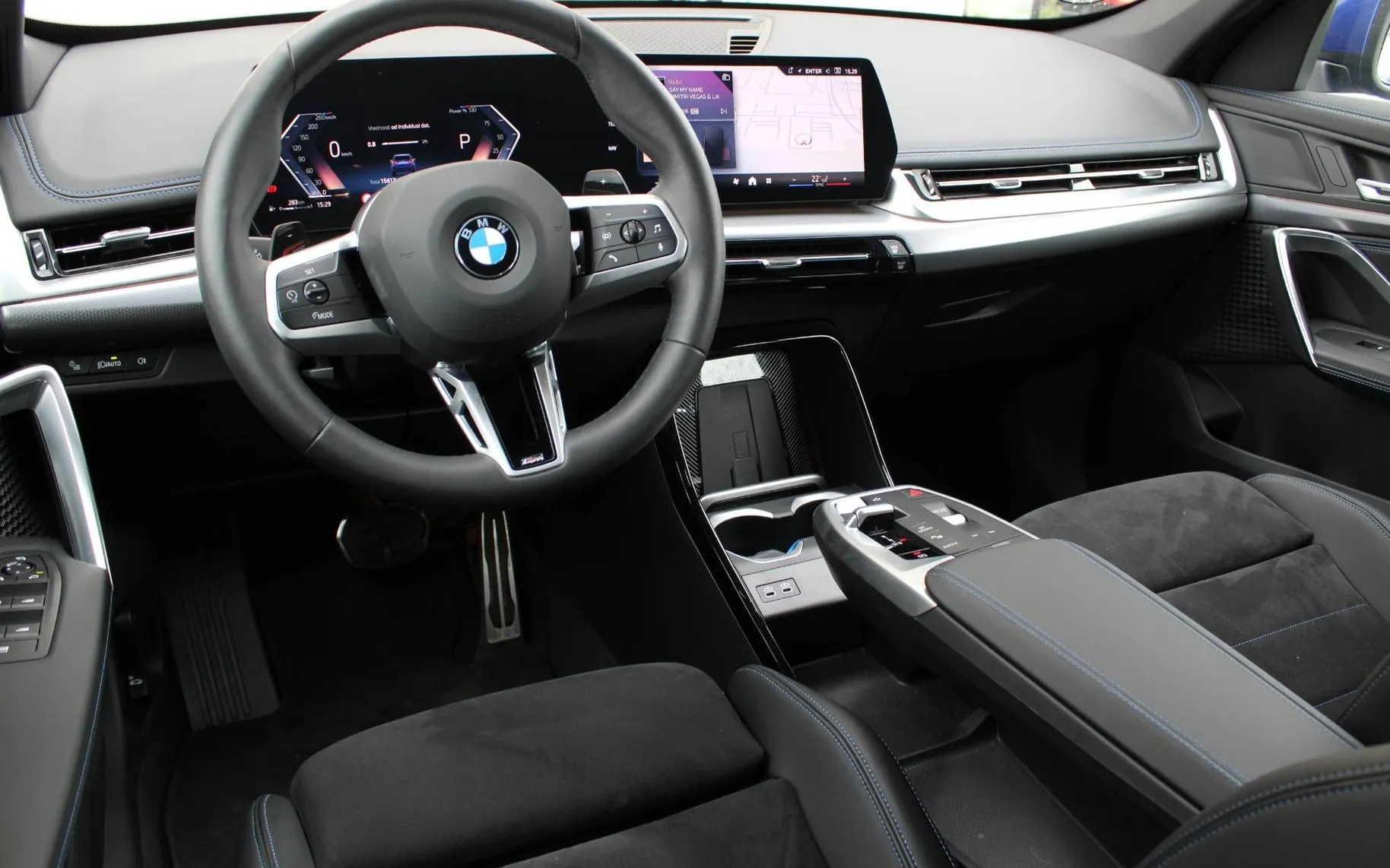 Zunanja slika - BMW X1 - serija :  sDrive18i  AT  M SPORT KAMERA KEYLESS LED - 11