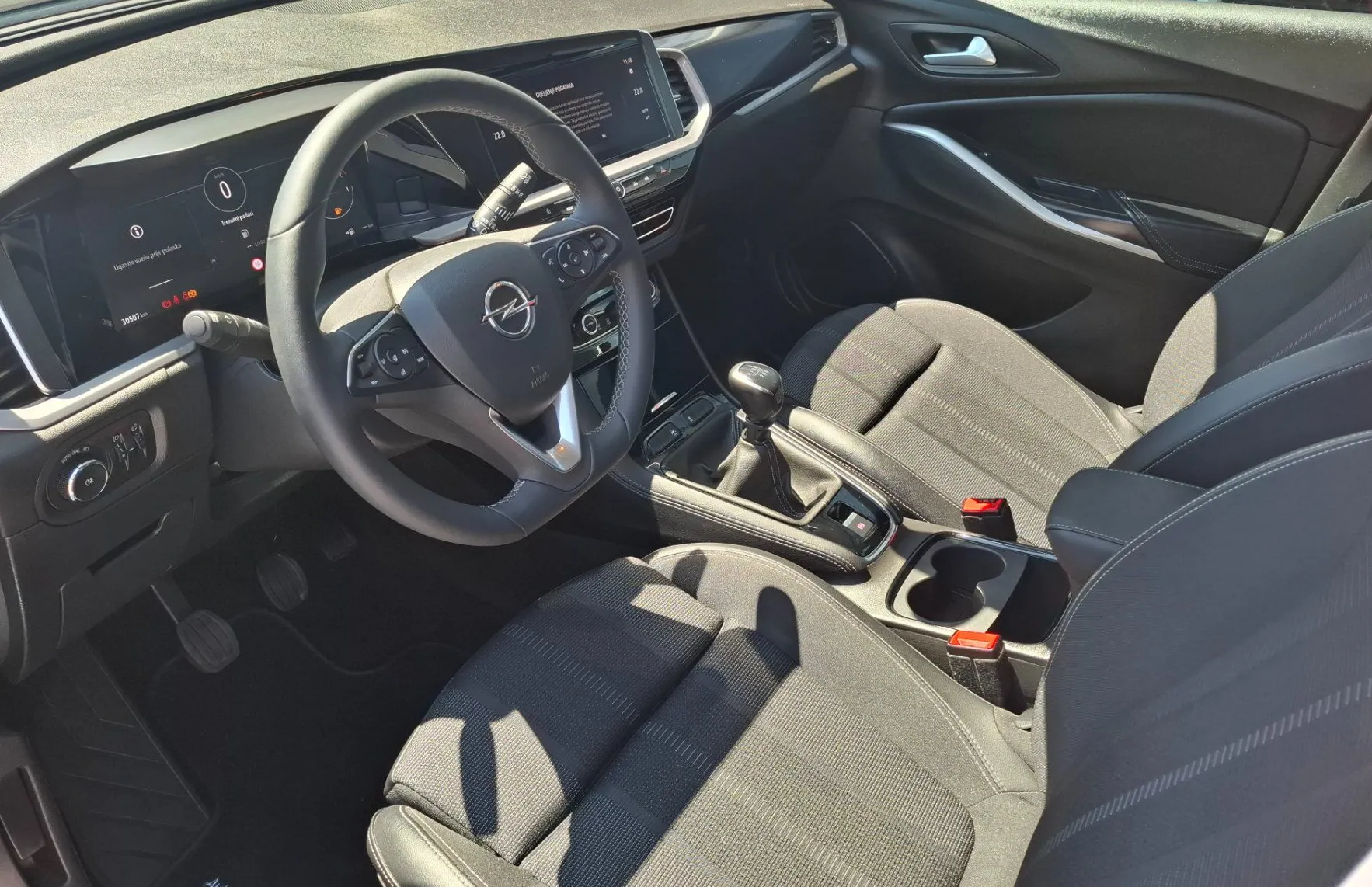 Zunanja slika - Opel Grandland - 1.2 GS Line - POTRJENA KNJIGA + AKCIJSKA CENA - 9