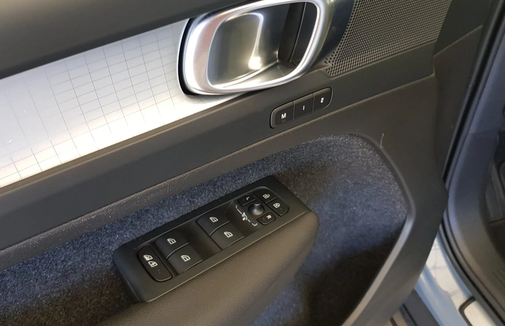 Zunanja slika - Volvo XC40 - T4 Recharge Twin Engine Inscription KAMERA PRIKLOP - 13
