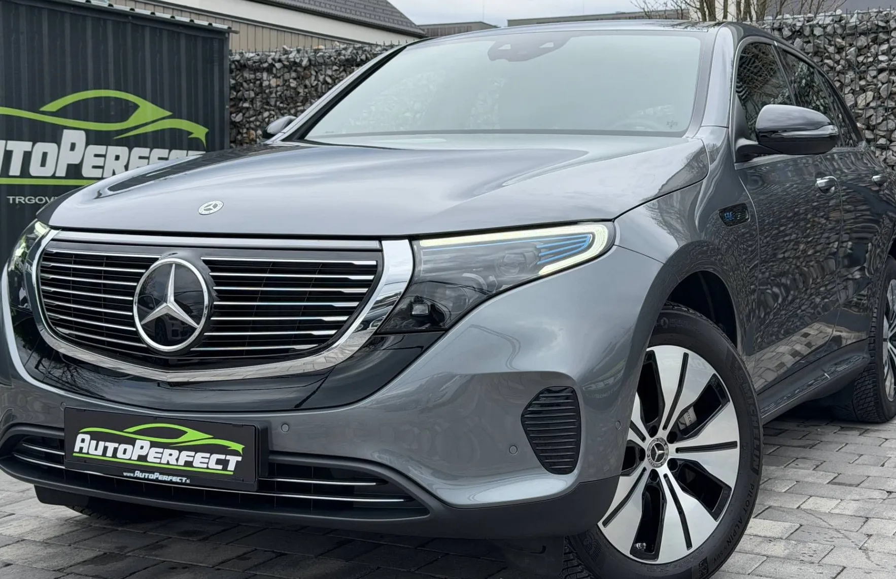 Zunanja slika - Mercedes-Benz EQC - 400 4MATIC |SLO|1.LASTNIK|KAM|MASAZA|AMBI|ACC|... - 3