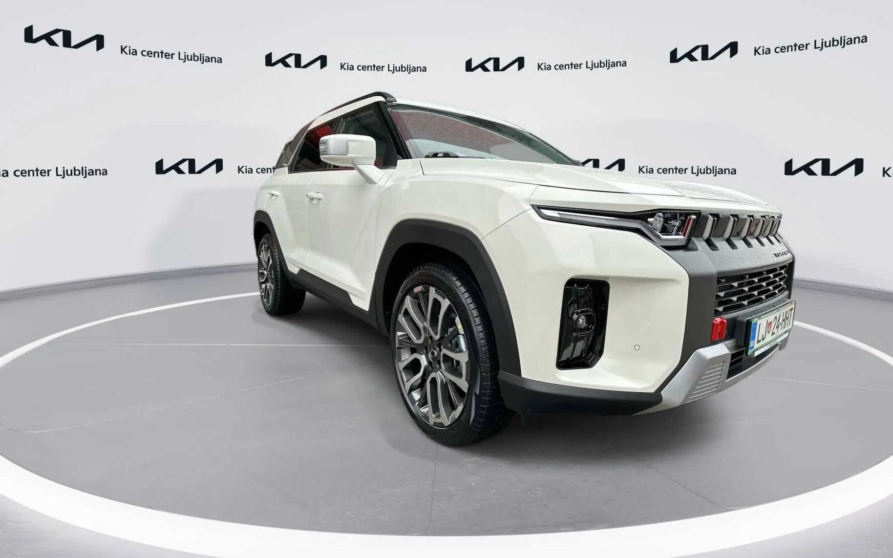 Zunanja slika - SsangYong Torres - 1.5 T-GDI PREMIUM 4WD AT - 3