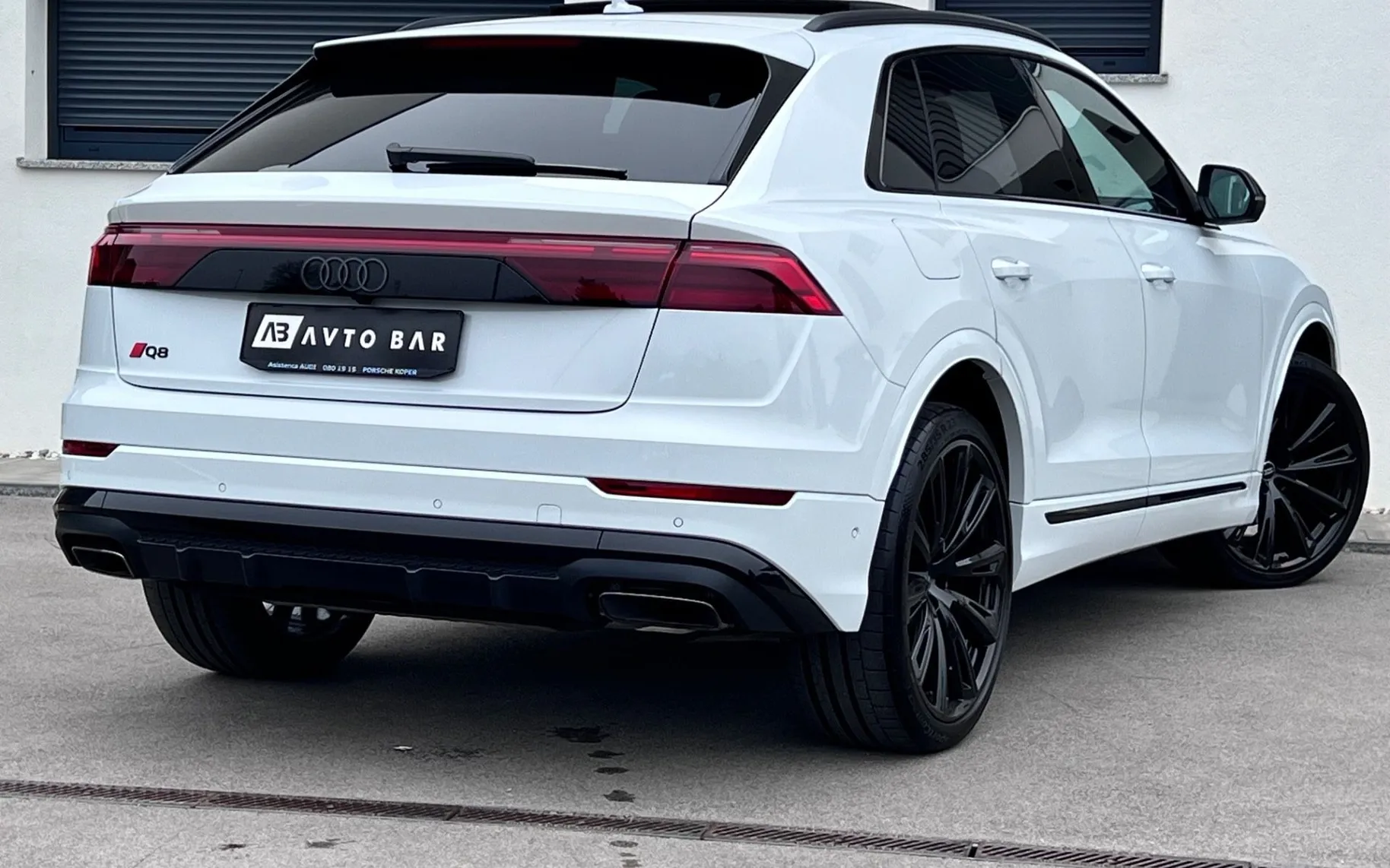 Notranja slika - Audi Q8 - 50 TDI+1.LAST+SLO+Q+S-LINE+210kW+MATRIX+PANORAMA - 8