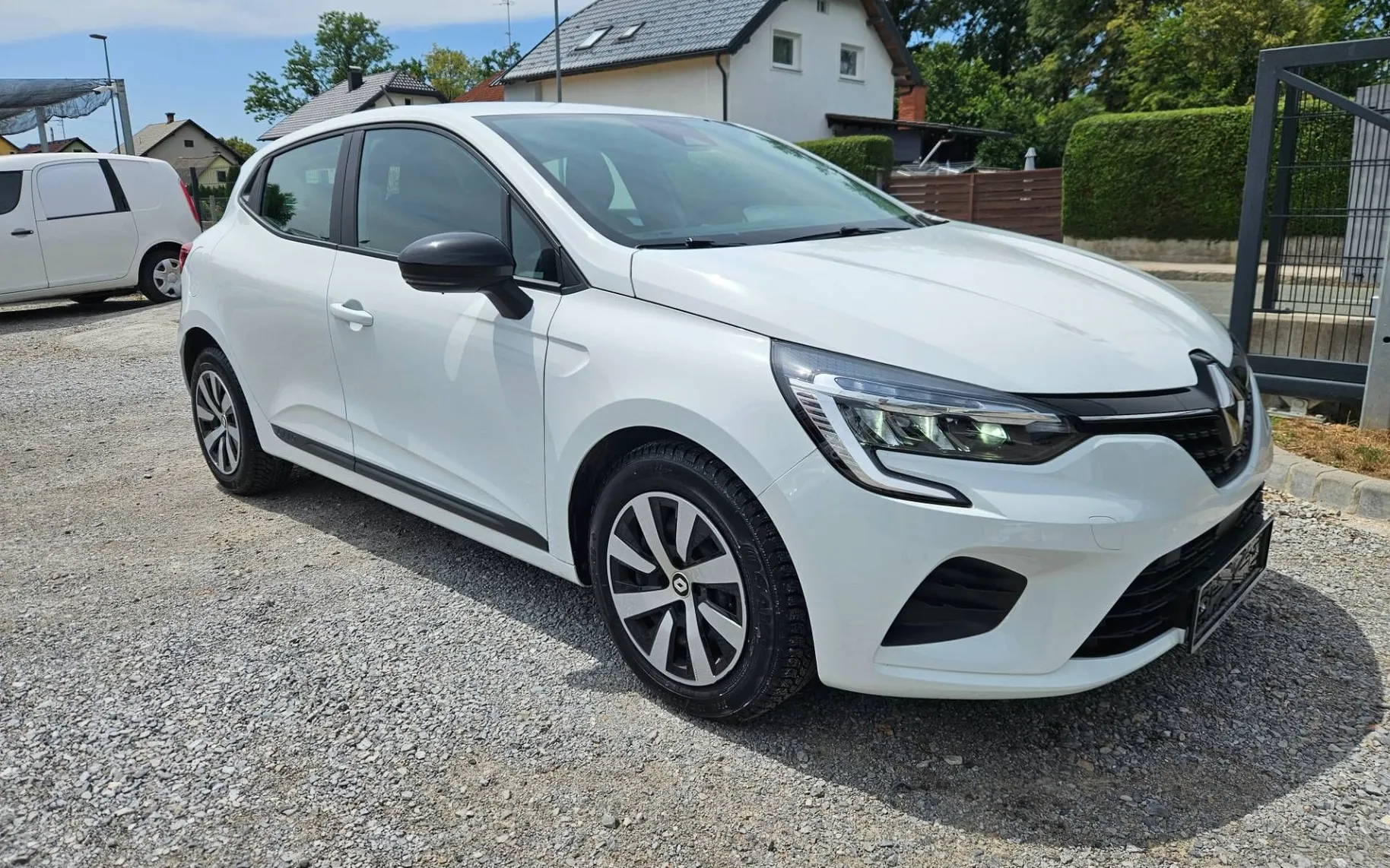 Zunanja slika - Renault Clio - Blue dCi 100   1.LASTNIK SLO LED  LANE DAB... - 2
