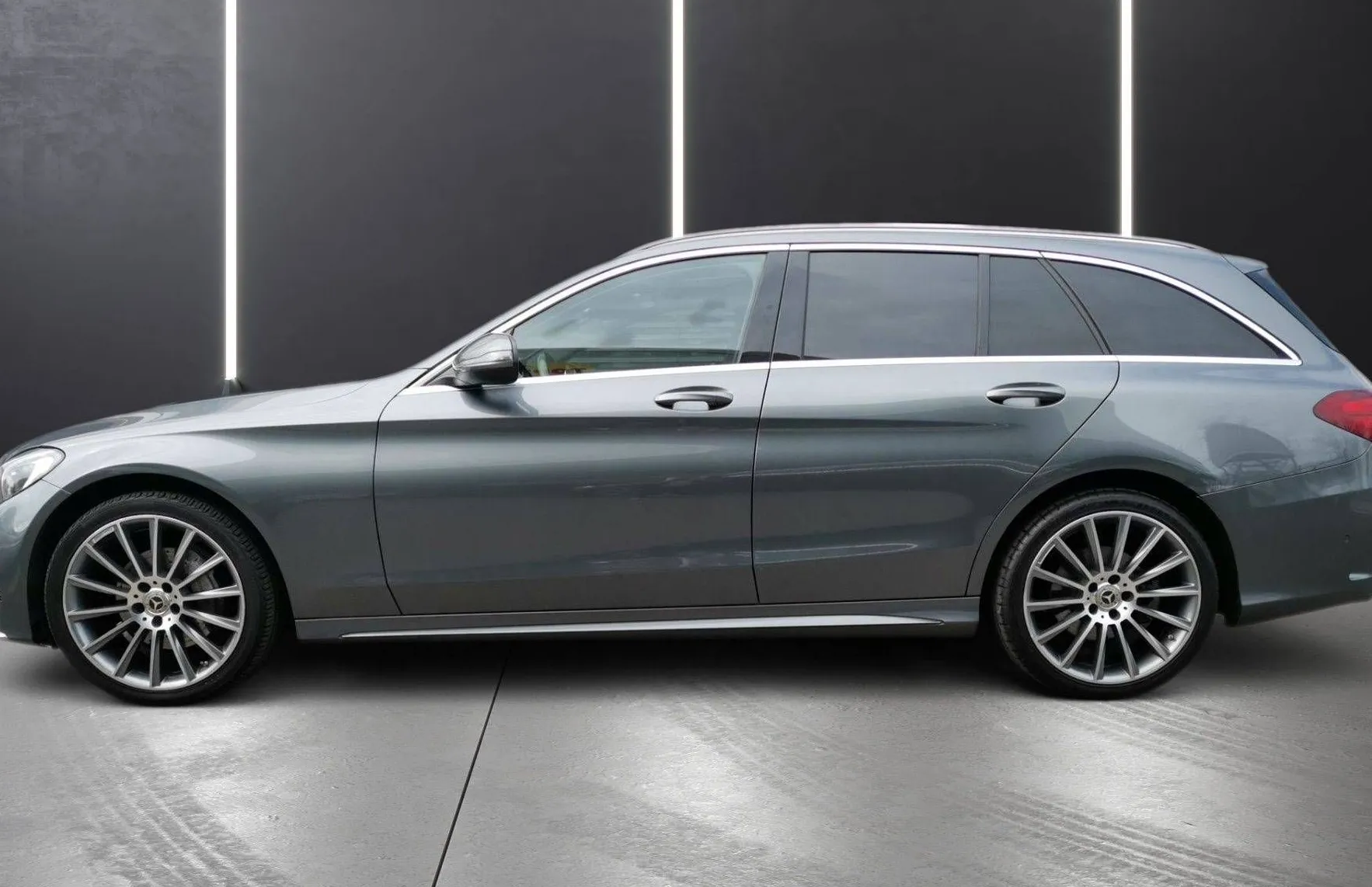 Zunanja slika - Mercedes-Benz C-Razred - C 220 d AMG LINE LED PDC KAMERA NAVI PANORAMA TO.. - 2