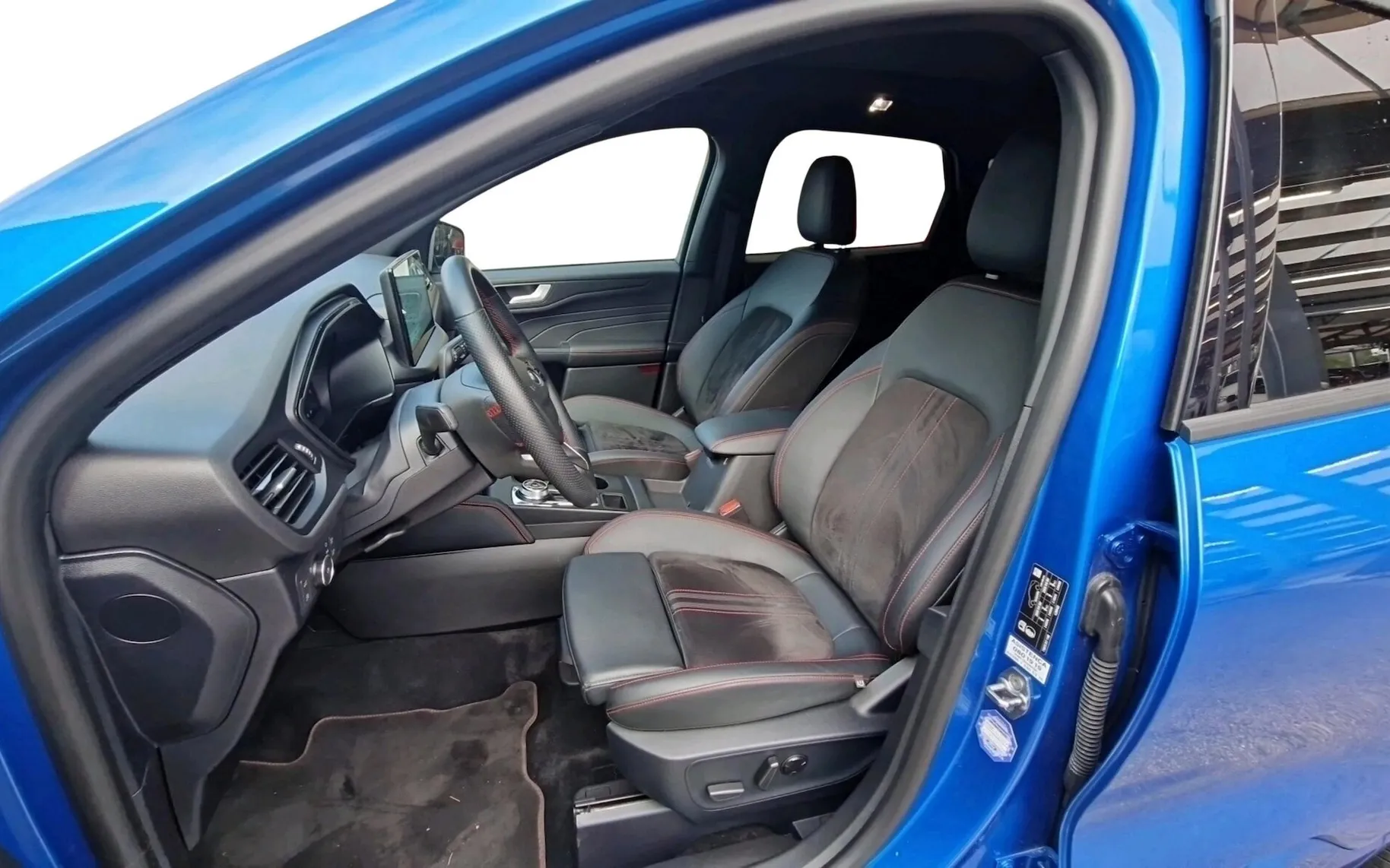 Zunanja slika - Ford Kuga - 2.5 HYBRID PHEV ST-Line CVT-SLO-LED-RADAR-NAVI-360 - 5