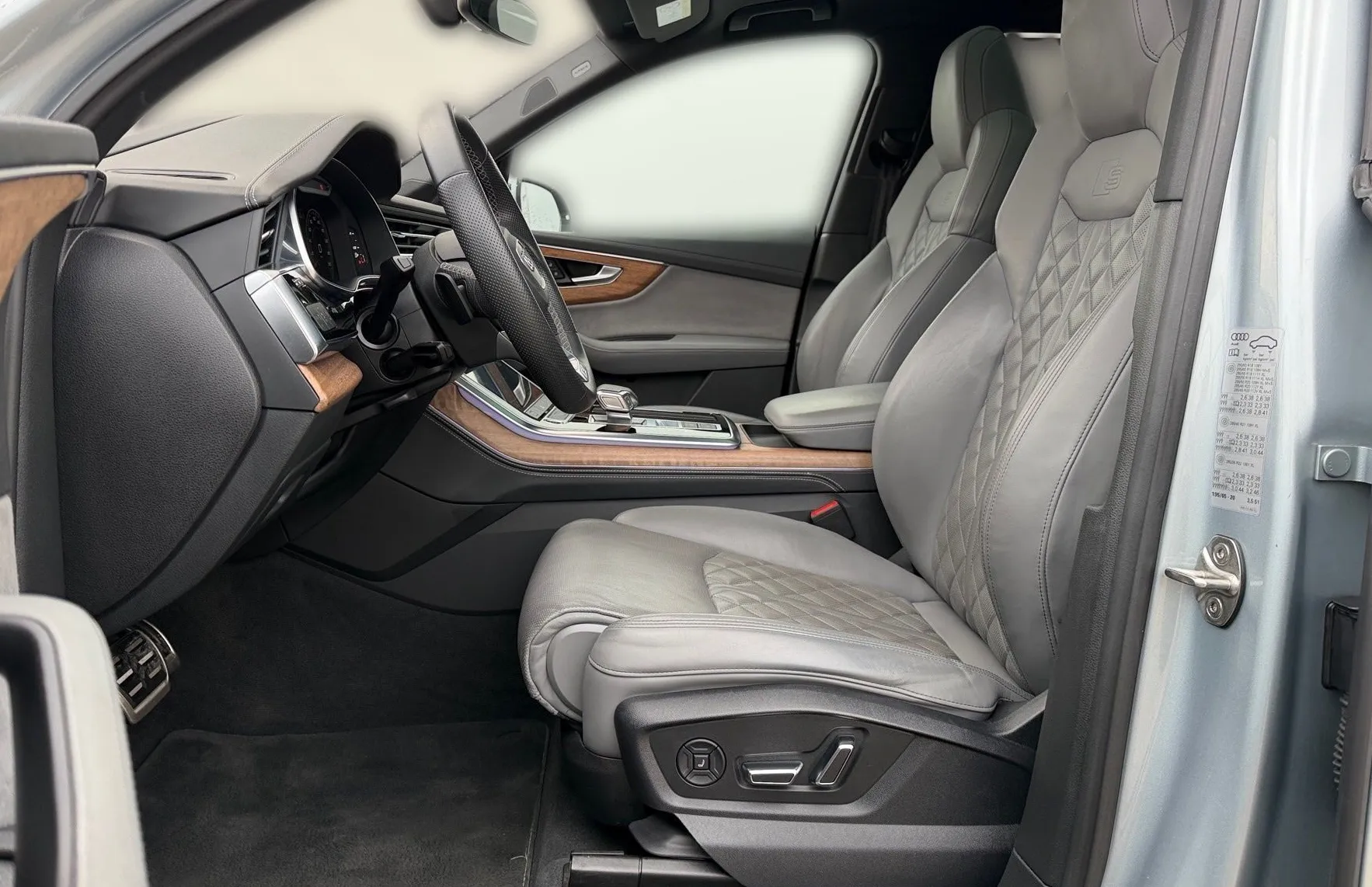 Zunanja slika - Audi Q7 - 55 TFSI quattro S-line Panorama - Soft close - 10