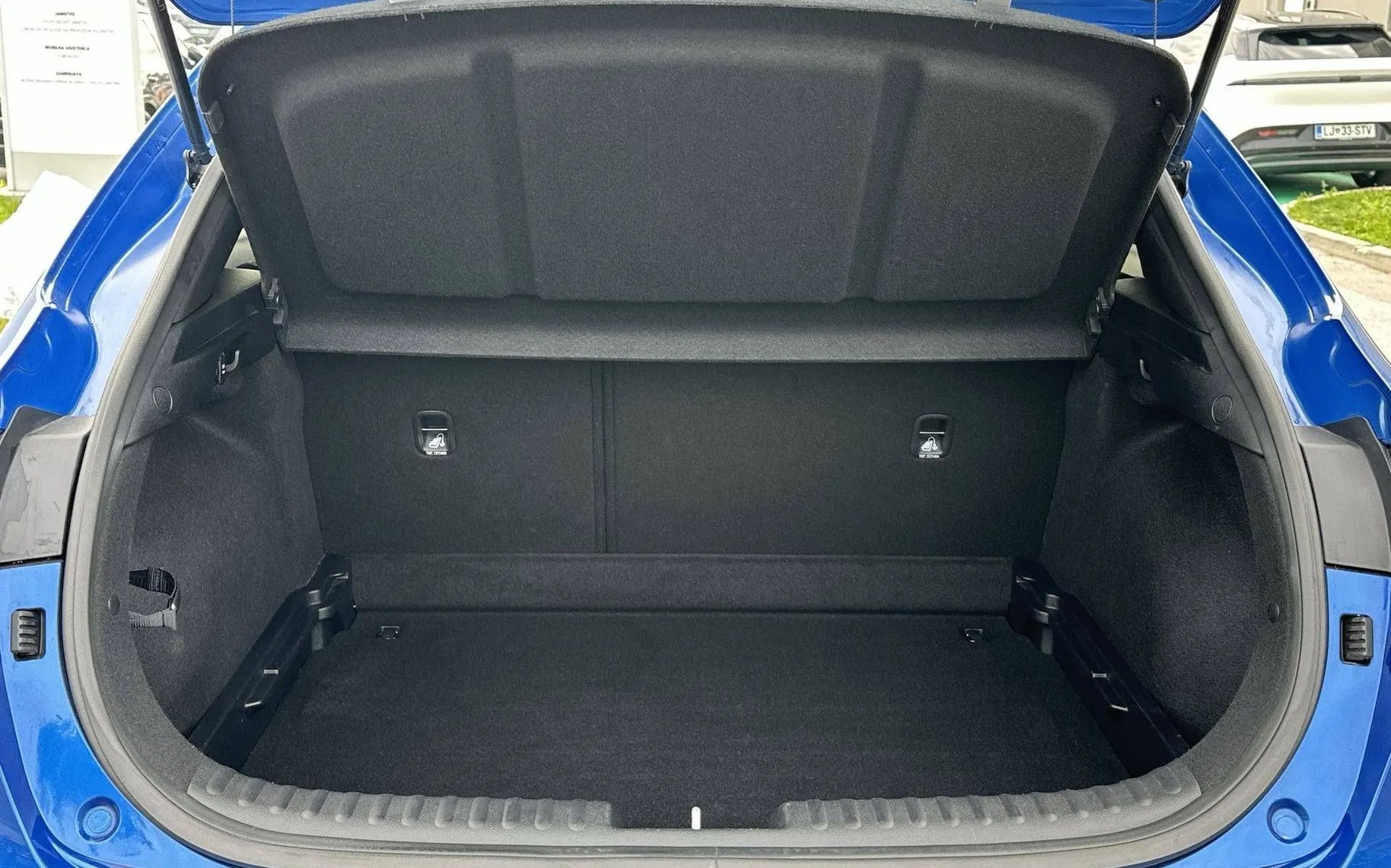 Notranja slika - KIA XCeed - 1.5 T-GDI EX WAY - 12