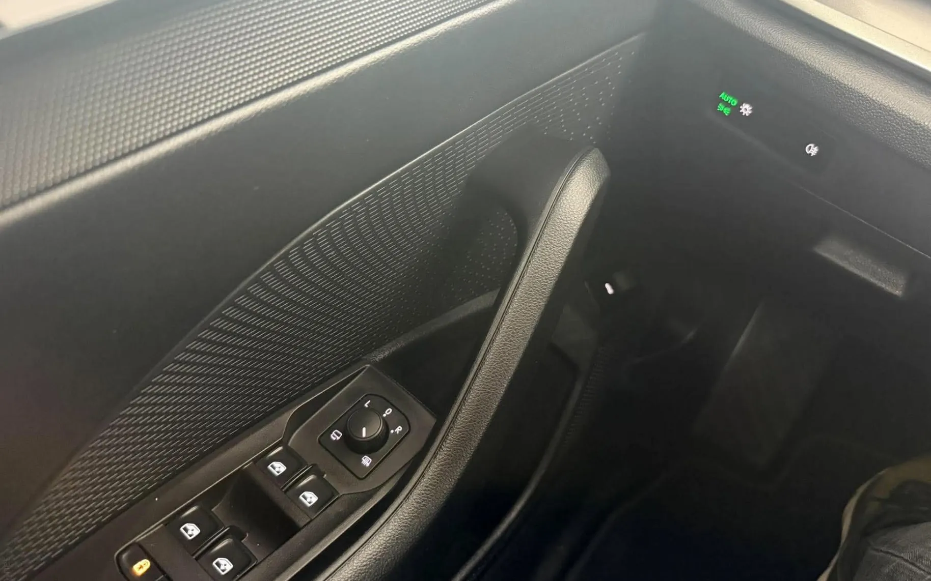 Zunanja slika - Škoda Octavia - Combi 2.0 TDI. DSG.2024 SAMO 89.000 KM - 7