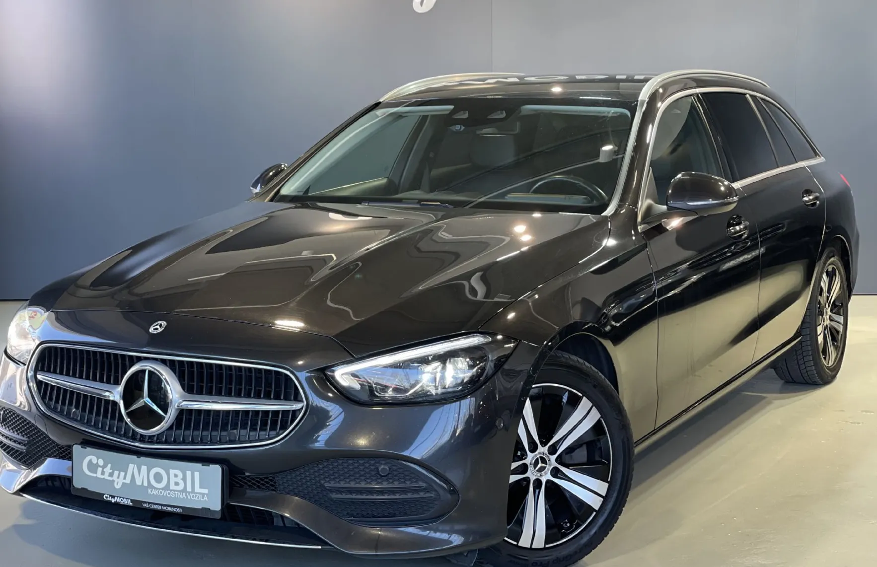 Zunanja slika - Mercedes-Benz C-Razred - NAVI-RADAR-LANE-LED-USNJE-AMBIENT-ALU-KAMERA - 1