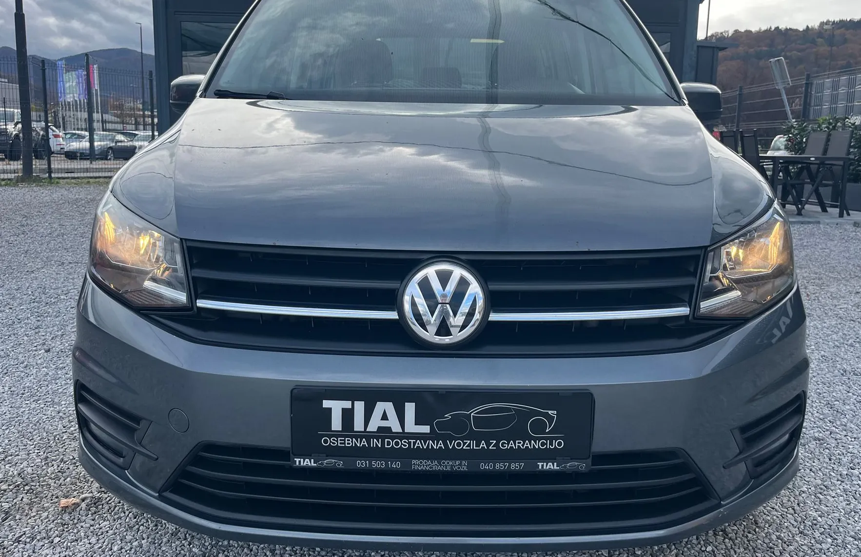 Zunanja slika - VW Caddy - 2.0 TDI 2X DRSNA-PDC-TEMPO.-SLO-OPRAVLJEN SERVIS - 2