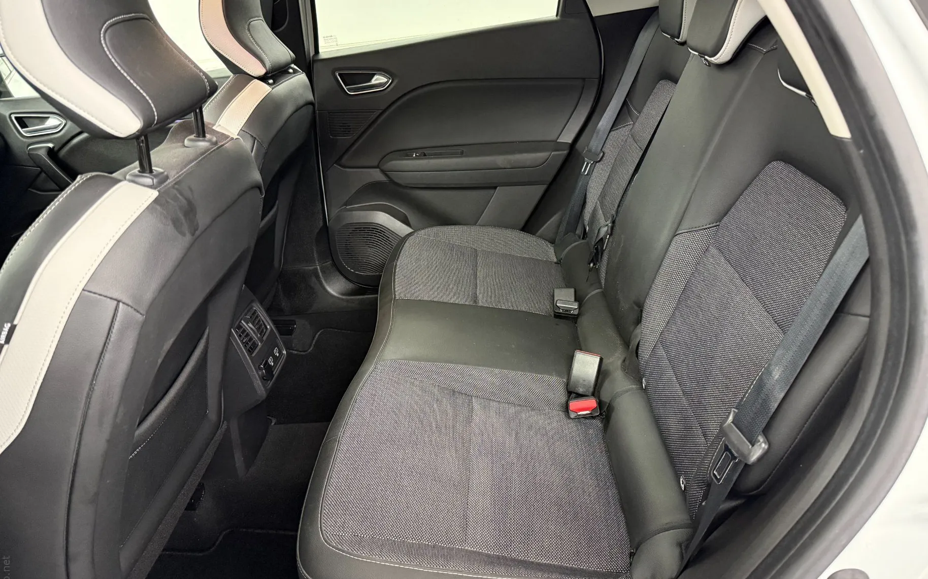 Zunanja slika - Renault Captur - TCe 100 Zen.nizozemec.navi.led.usnje.pdc.kljuka. - 13