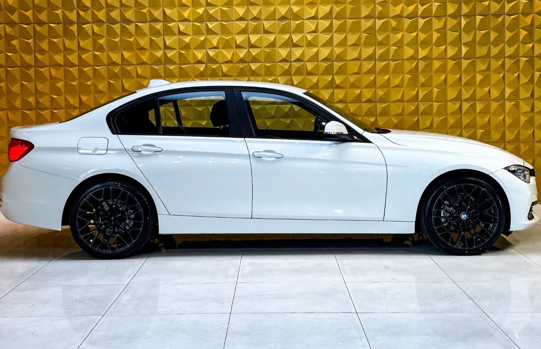 Zunanja slika - BMW Serija 3 - : 316d AUT. LED-KLJUKA-TEMP-MULTIFUNKCIJA - 12