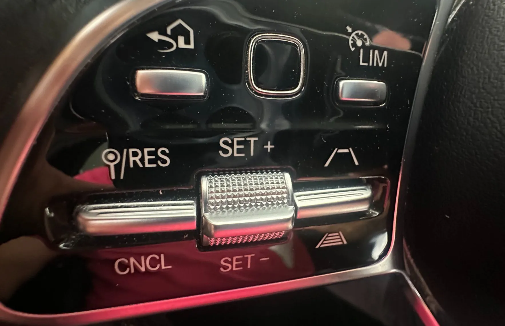 Zunanja slika - Mercedes-Benz EQC - 400 4MATIC.NEMŠKI+4ALU.KAMERA.KLJUKA.LED.ACC.USNJE - 17