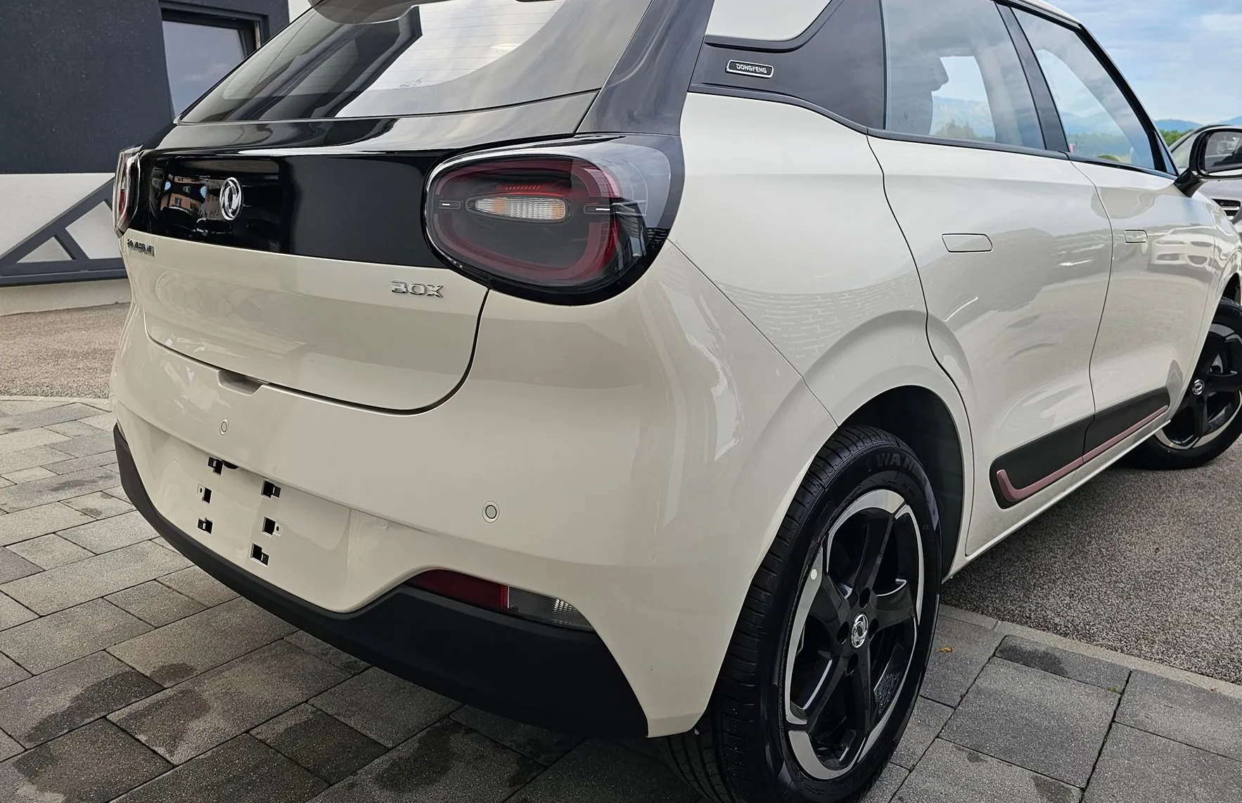 Zunanja slika - Dongfeng Box - E3 42.3 kWh 70 kW- 360KAM-LED- - 15
