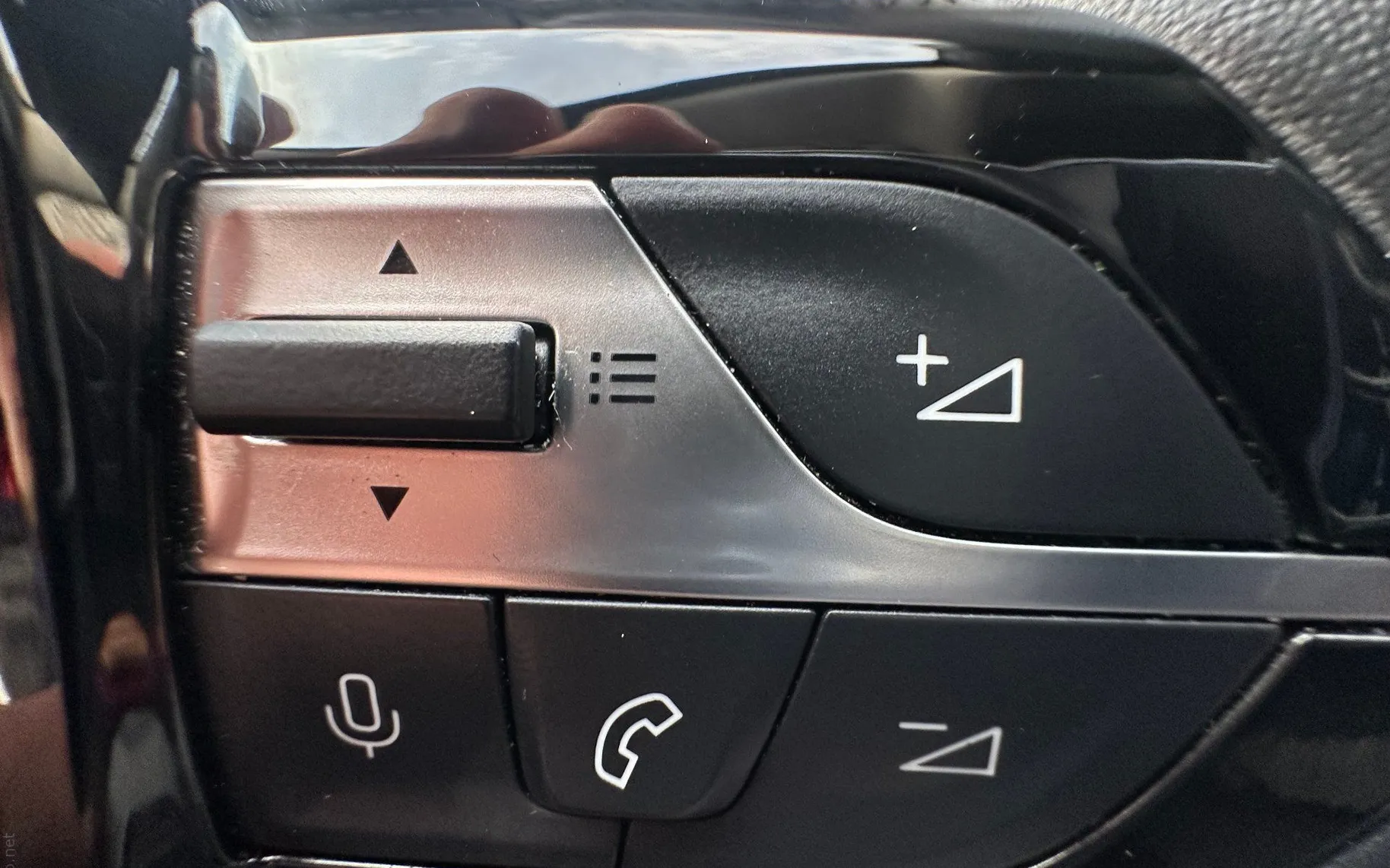 Zunanja slika - Peugeot 408 - 1.2 PureTech 96 KW.KAMERA.LED.USNJE.NAVI.2023 - 13