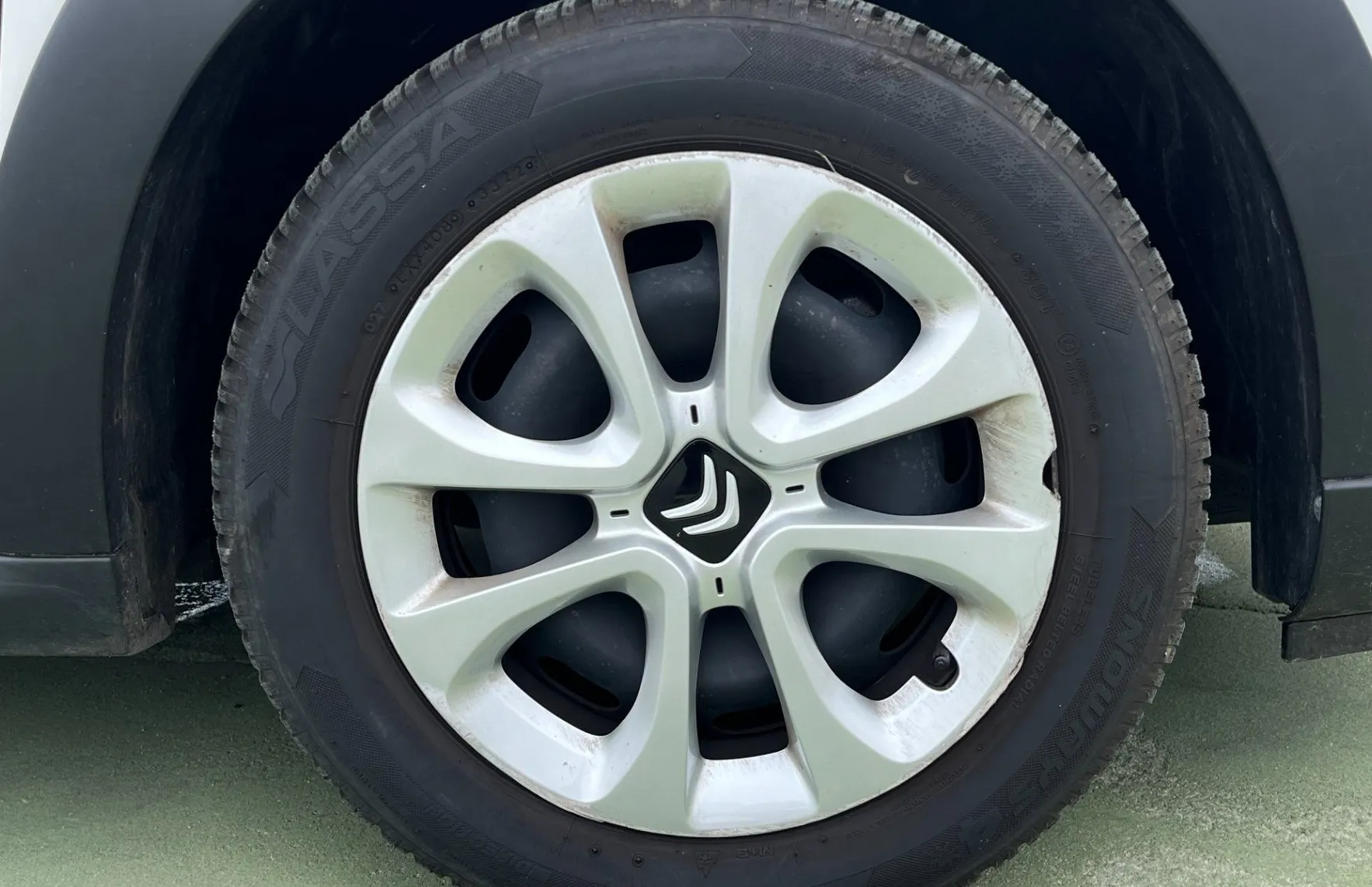 Zunanja slika - Citroën C3 - 1.2 PureTech 83 Feel SAMO 45.000 KM. LED. - 20