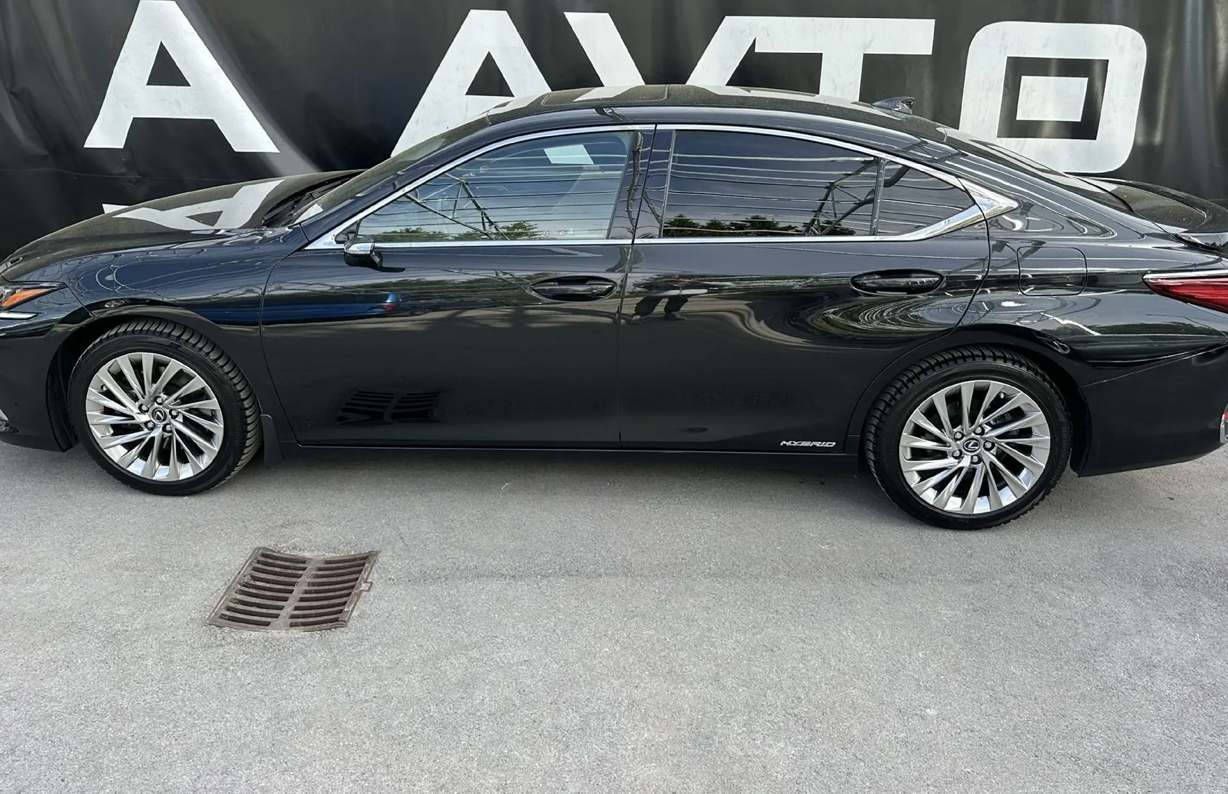 Zunanja slika - Lexus ES - 300h Luxury Avt.+DIGI PAKET-KOT NOV... - 4