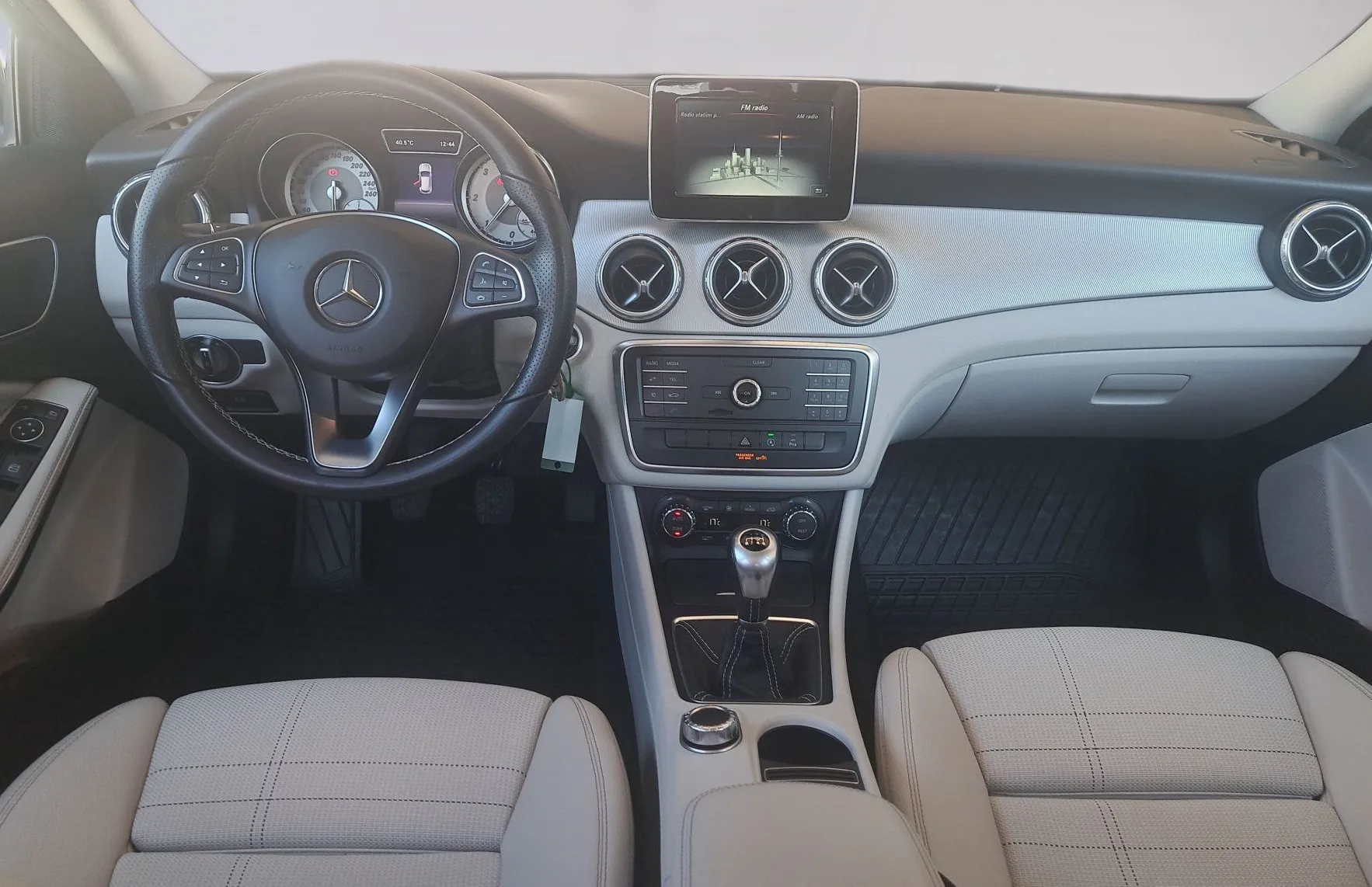 Zunanja slika - Mercedes-Benz GLA-Razred - GLA 180 d Urban - 10