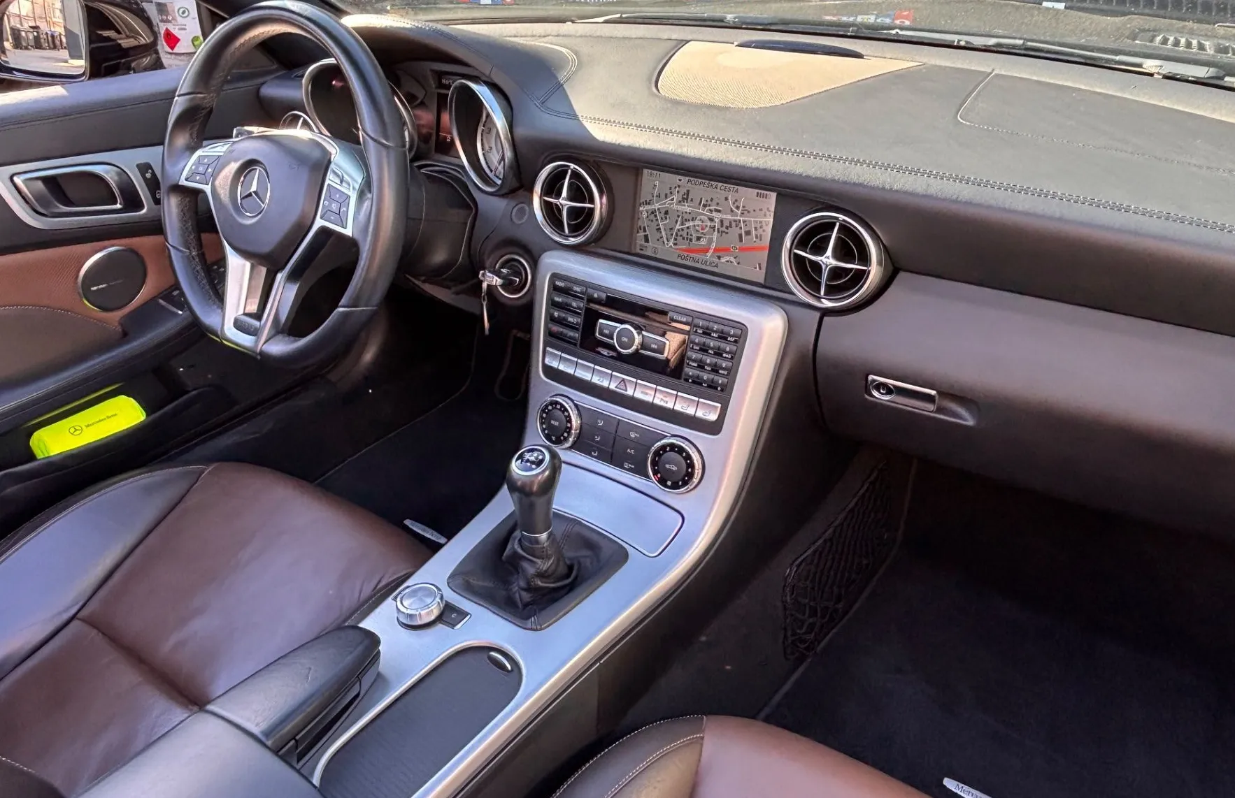 Zunanja slika - Mercedes-Benz SLK-Razred - SLK 200 BlueEFFICIENCY Exclusive Harman Kardon - 9