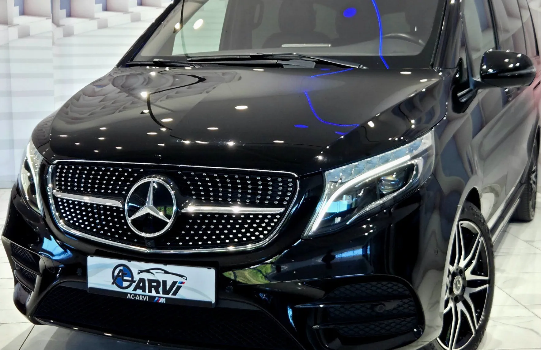 Zunanja slika - Mercedes-Benz V-Razred - V 300 d Avt-KAM360-BURMESTER-2X DRSNA-LED - 3