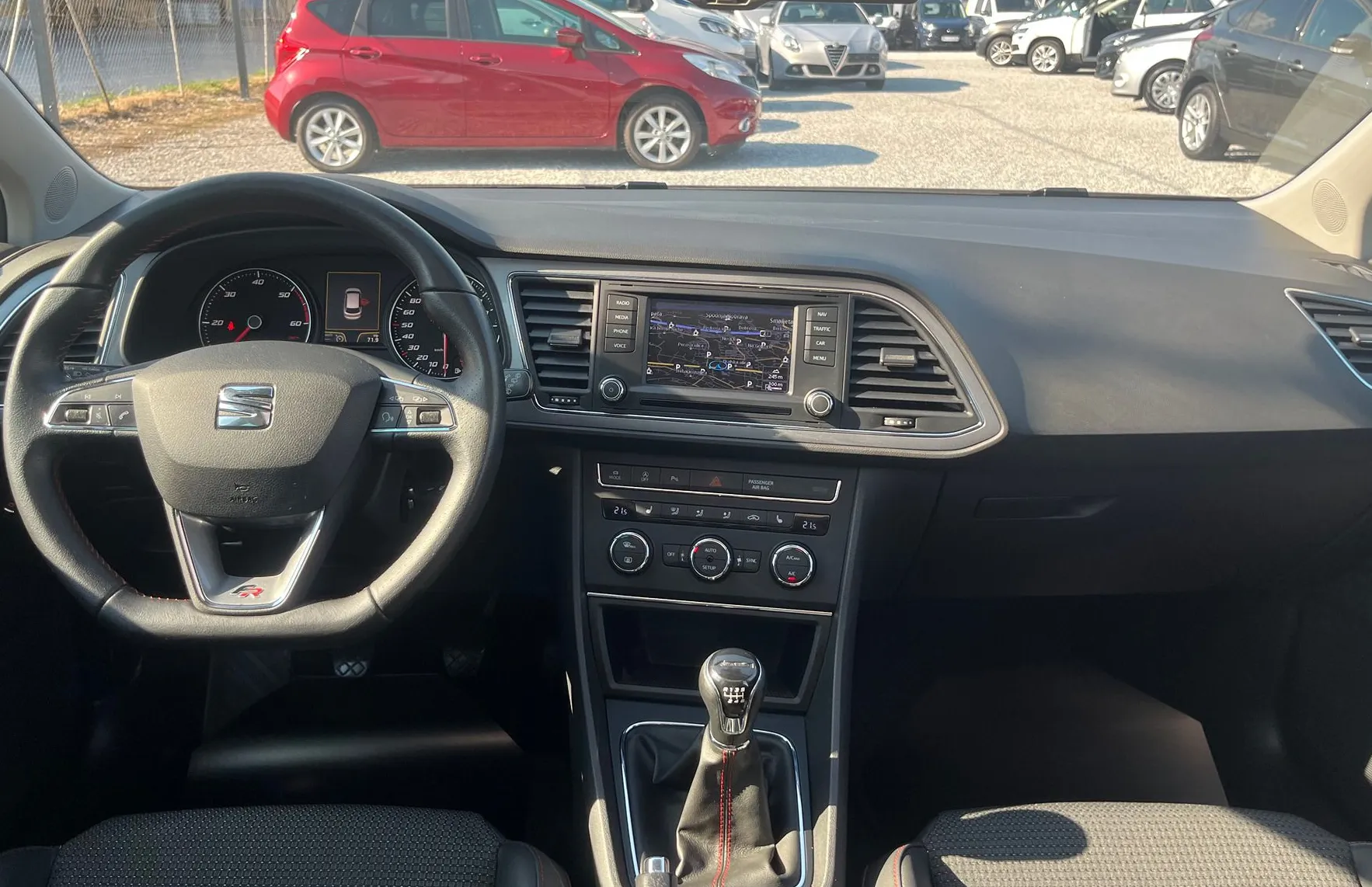 Zunanja slika - Seat Leon - 2.0 TDI 4X4-LED-NAVI-PANO-ALU17-OPR.VELIK SERVIS - 10