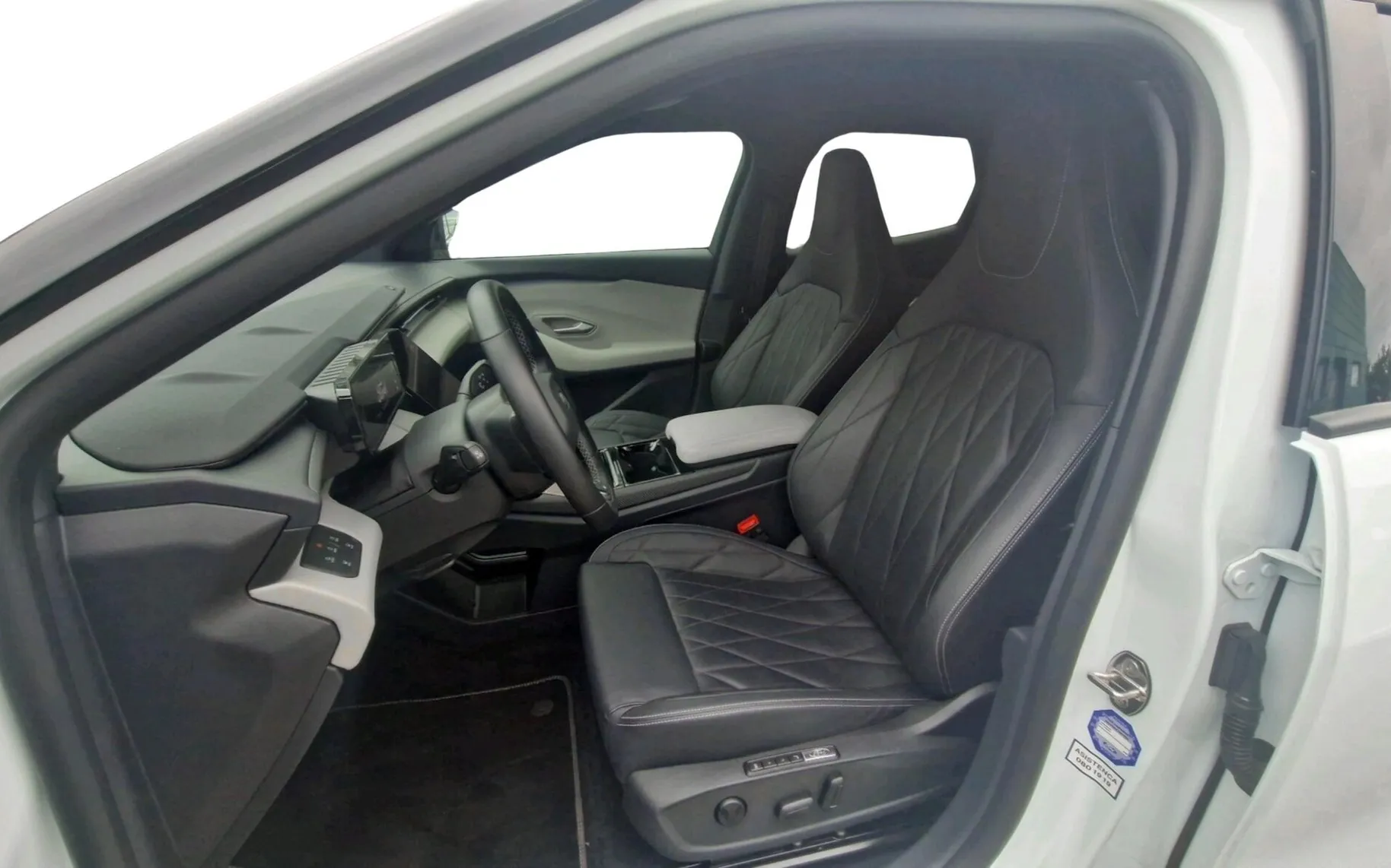 Zunanja slika - Ford Capri - Extended Range 77 kWh Premium-SLO-NAVI-USNJE-360o - 5