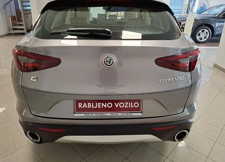 Zunanja slika - Alfa Romeo Stelvio - 2.0 Turbo 16v 280 AT8 Q4  LED.KAMERA.19 COL - 5