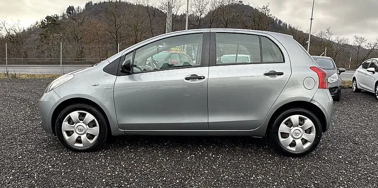 Zunanja slika - Toyota Yaris - 5V 1.4 D4-D Terra+ - 3