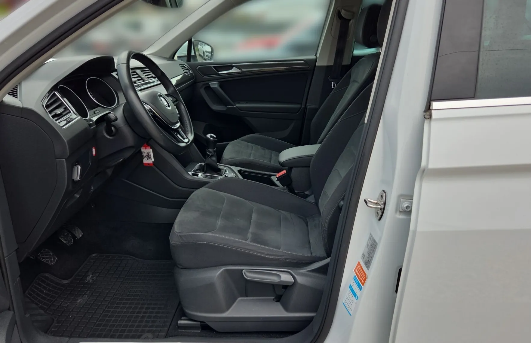 Zunanja slika - VW Tiguan - 2.0 TDI SCR 4MOTION BMT R-Line .rezerviran - 7