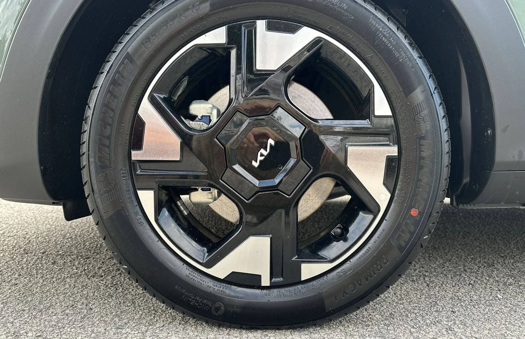 Zunanja slika - KIA Stonic - 1.0 T-GDi LX Life - 9