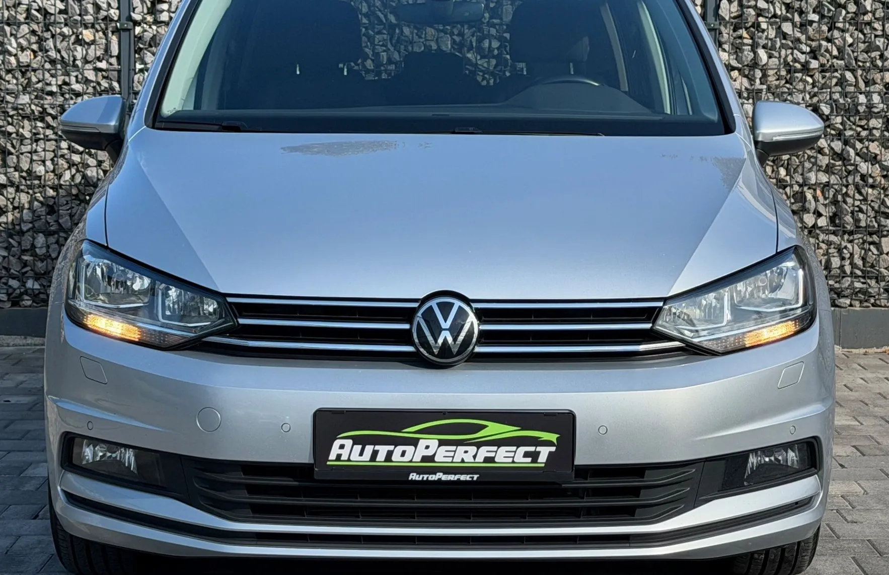Zunanja slika - Volkswagen Touran - 2.0 TDI DSG |1. LAS.|VIRTUAL|ALCANTARA|MASAZA|PDC| - 2