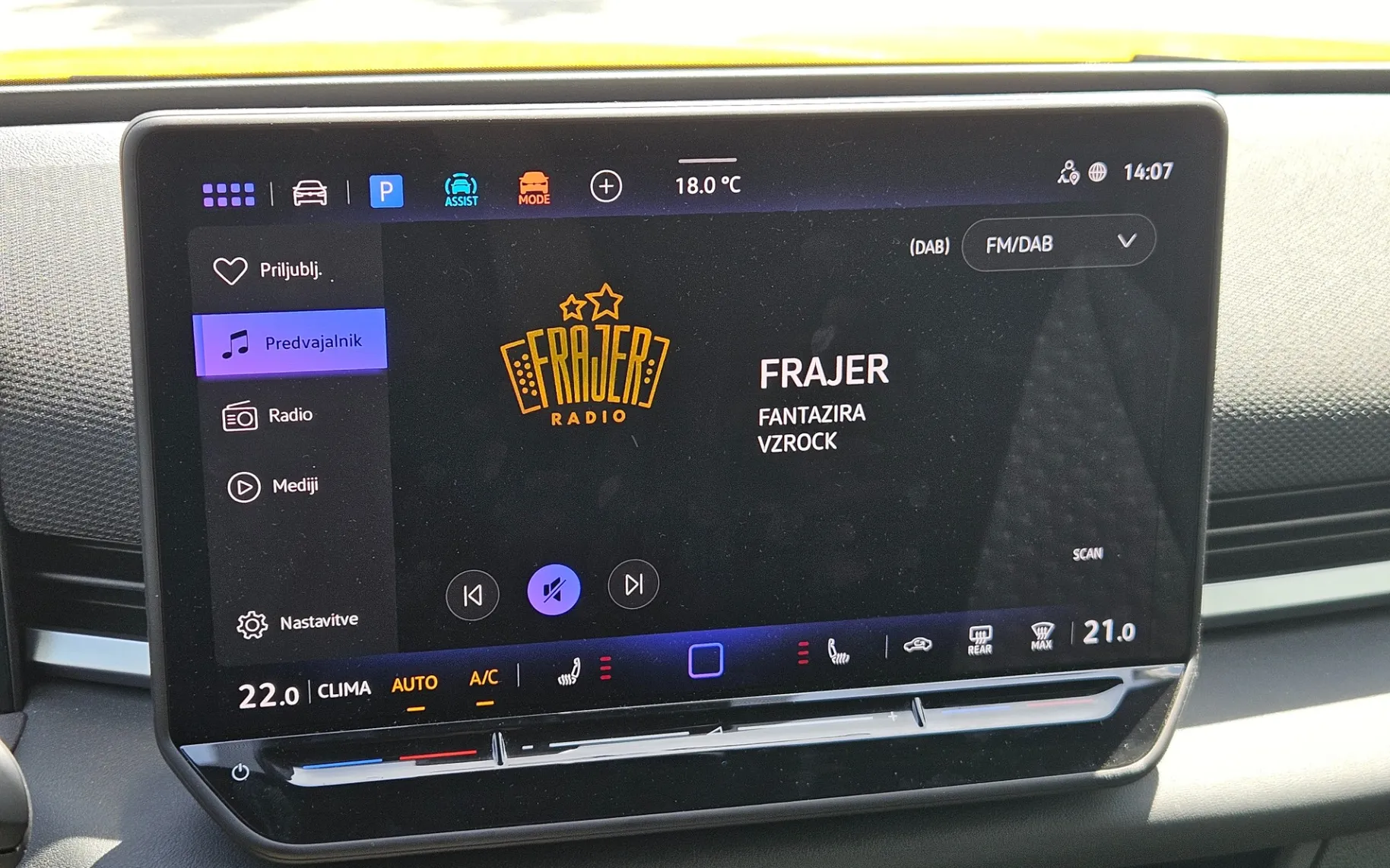 Zunanja slika - Volkswagen T-Roc - 1.5 eTSI R-Line DSG - 10