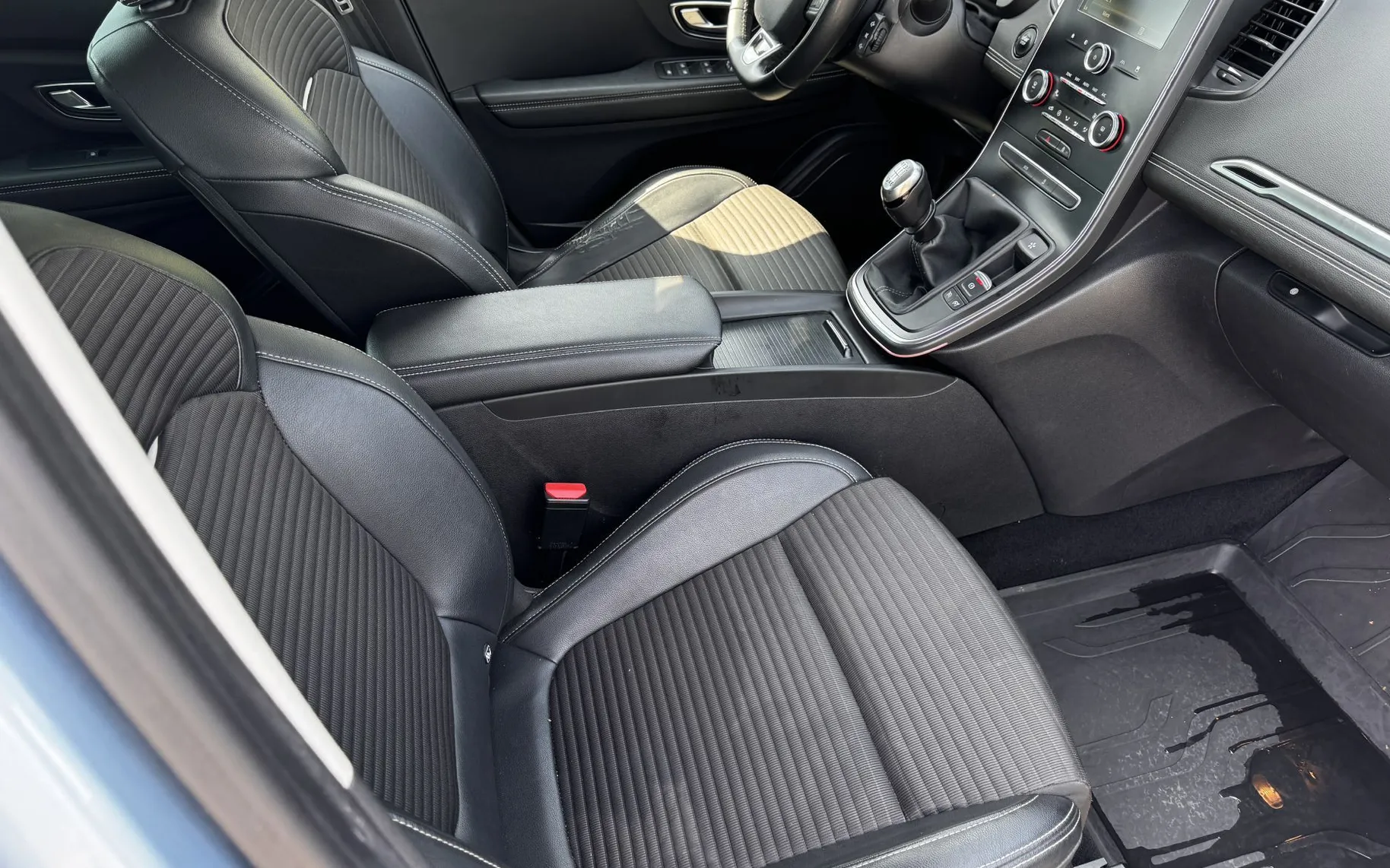 Zunanja slika - Renault Scénic - Grand Scenic INTENS Blue dCi 120 7 SEDEŽEV - 6
