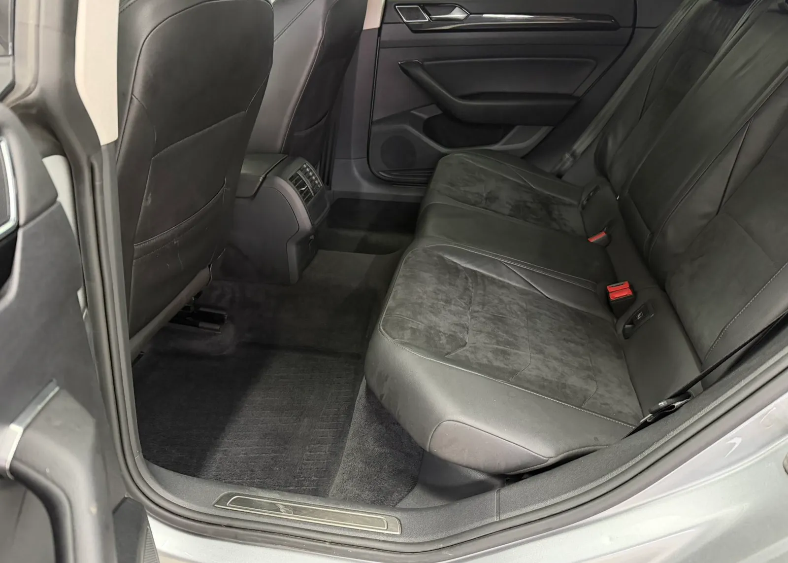 Zunanja slika - Volkswagen Arteon - 2,0 TDI BMT R-Line DSG 4M - 5