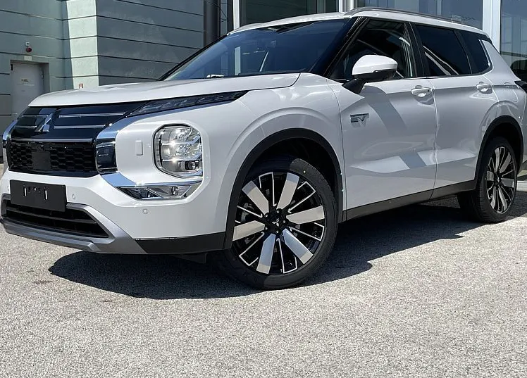 Zunanja slika - Mitsubishi Outlander - 2.4 PHEV Intense Auto - 2