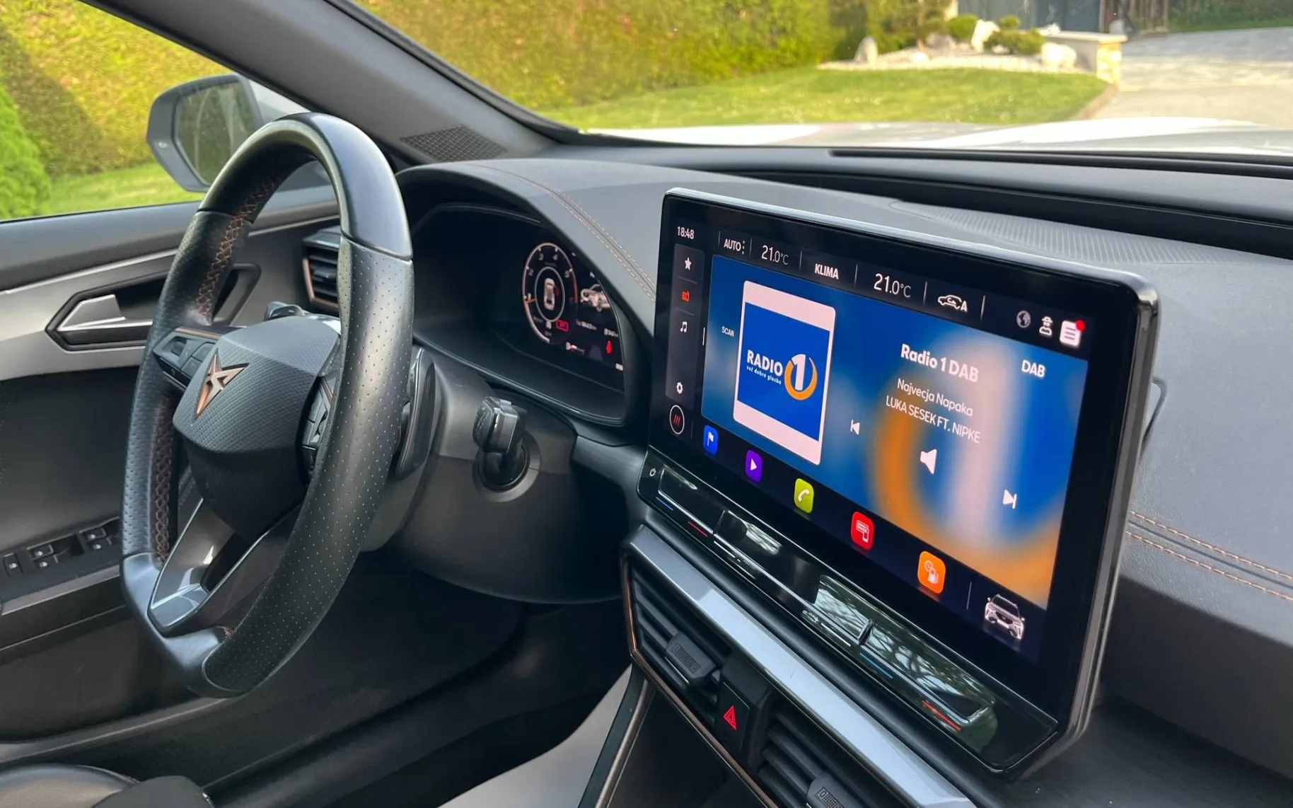 Notranja slika - Cupra Formentor - 1.5 TSI DSG-1 LASTNIK-ALU-NAVI-LED-KAMERA-ODLIČNA - 10