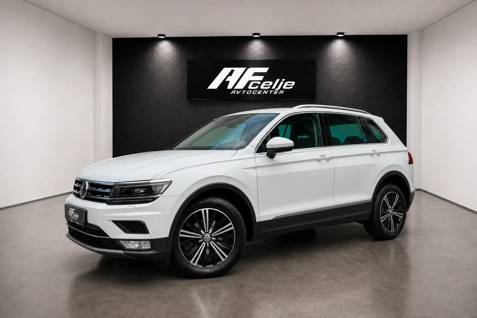 Zunanja slika - VW Tiguan - 2.0 TDI-DSG-H LINE-145.000km-LIZING ZA TUJCE-ACC- - 1