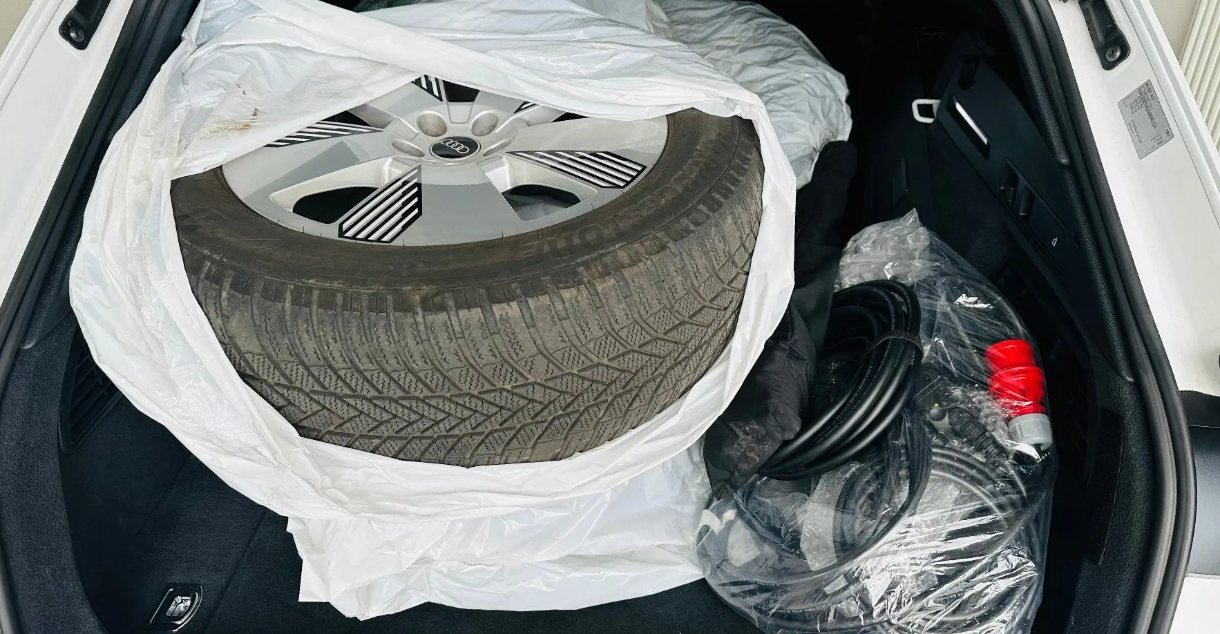 Zunanja slika - Audi e-tron - Audi  50 quattro S line.NEMŠKI+4ALU.USNJE - 7