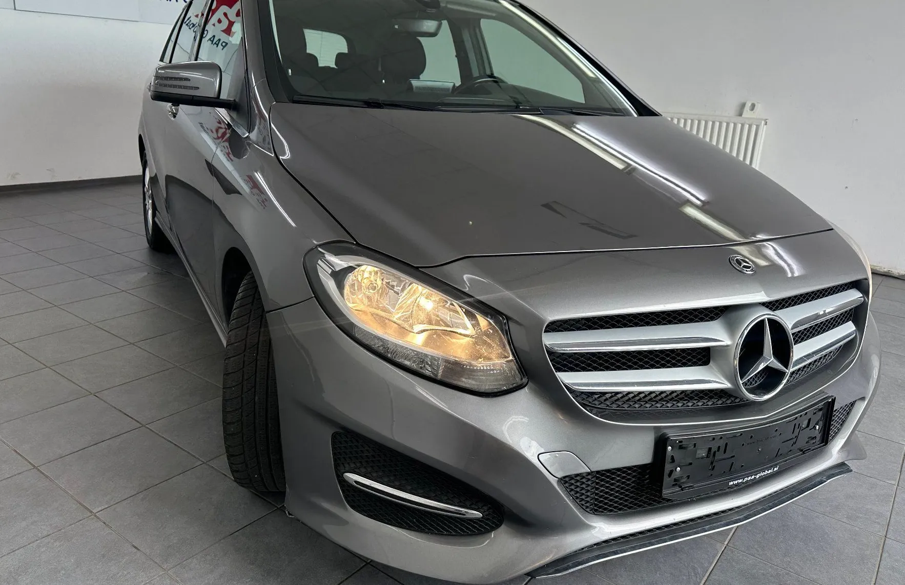 Zunanja slika - Mercedes-Benz B-Razred - B 200 BENCIN 1.6 SLOVENSKI.SAMO 104.000 KM - 19