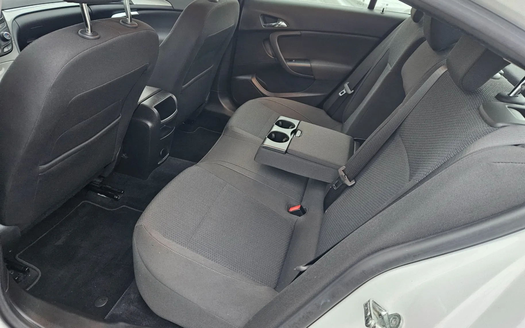 Notranja slika - Opel Insignia - 2.0 CDTI 125KW  SLO  SAMO 135000KM  LED... - 11