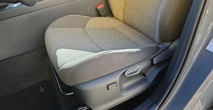 Zunanja slika - Toyota C-HR - 2.0 hibrid  HEV  C-OOL - 13
