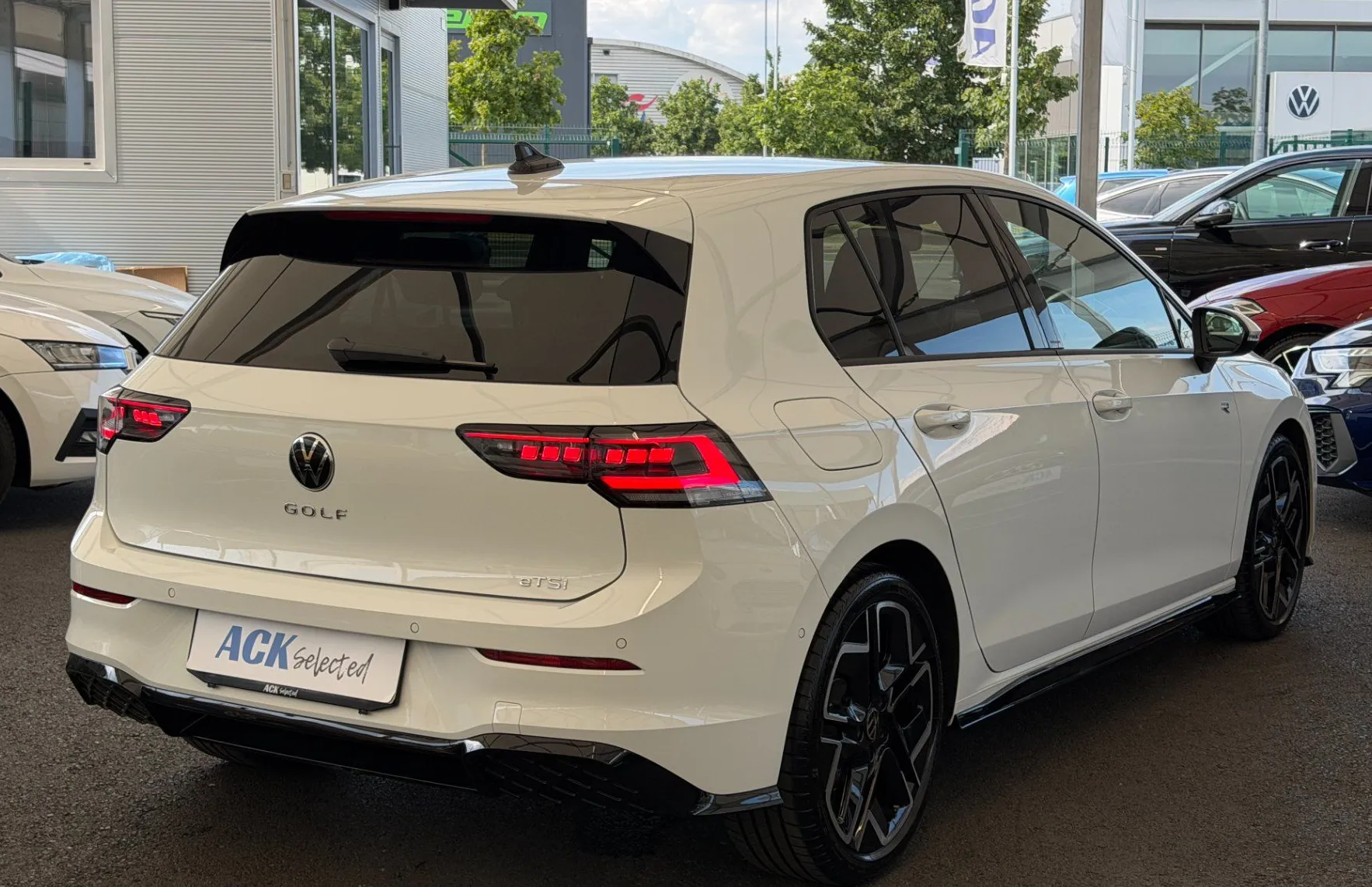 Zunanja slika - Volkswagen Golf - 4JOY 1.5 eTSI DSG SLO-1.LASTNIK MATRIX LED-KAMERA - 4