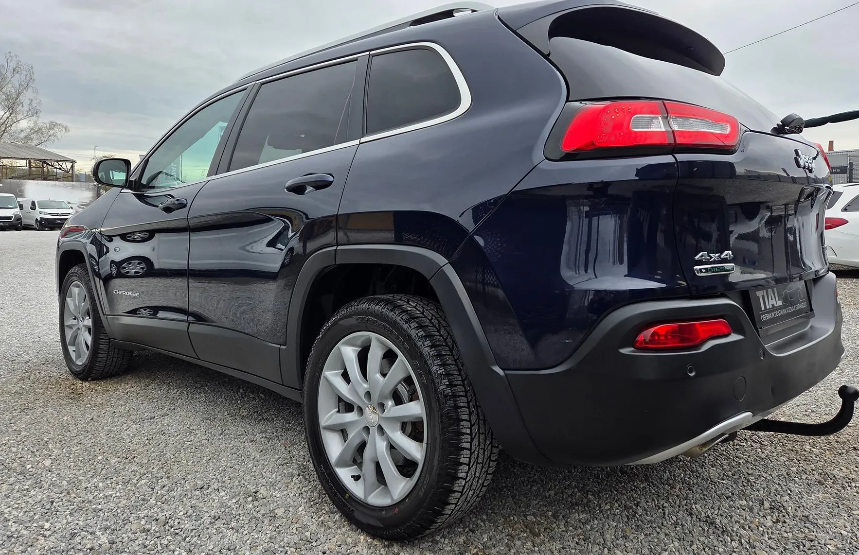 Zunanja slika - Jeep Cherokee - 2.0D 4X4-BIXENON-LED-ALU KAMERA-PDC-USNJE-NAVI - 7