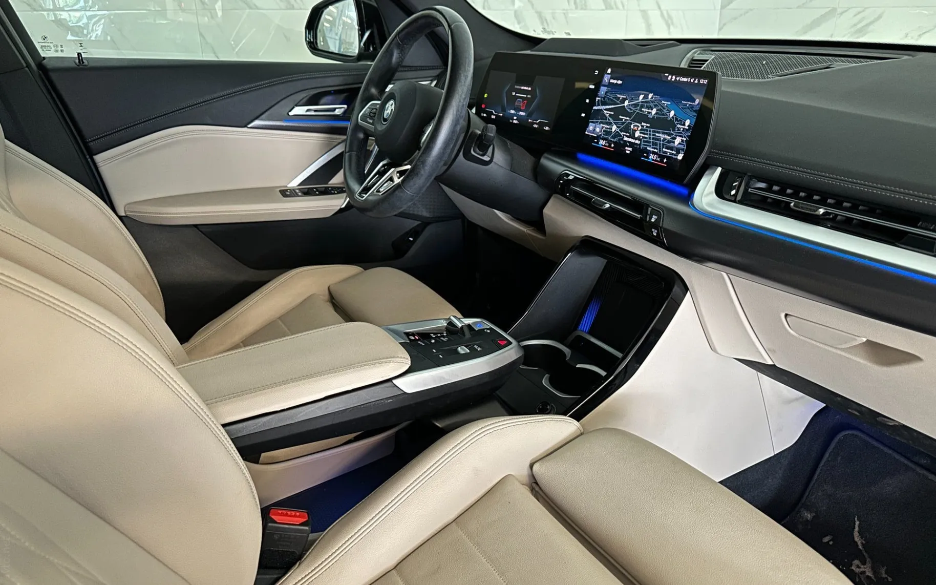 Notranja slika - BMW iX1 - xDrive30 |M-Sport|ACC|Pano|HUD|Harman|360K|SLO|... - 12
