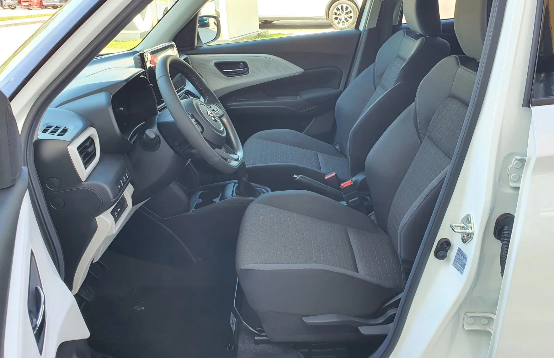 Zunanja slika - Suzuki Swift - 1.2 Dualjet AllGrip Hibrid Premium - 10