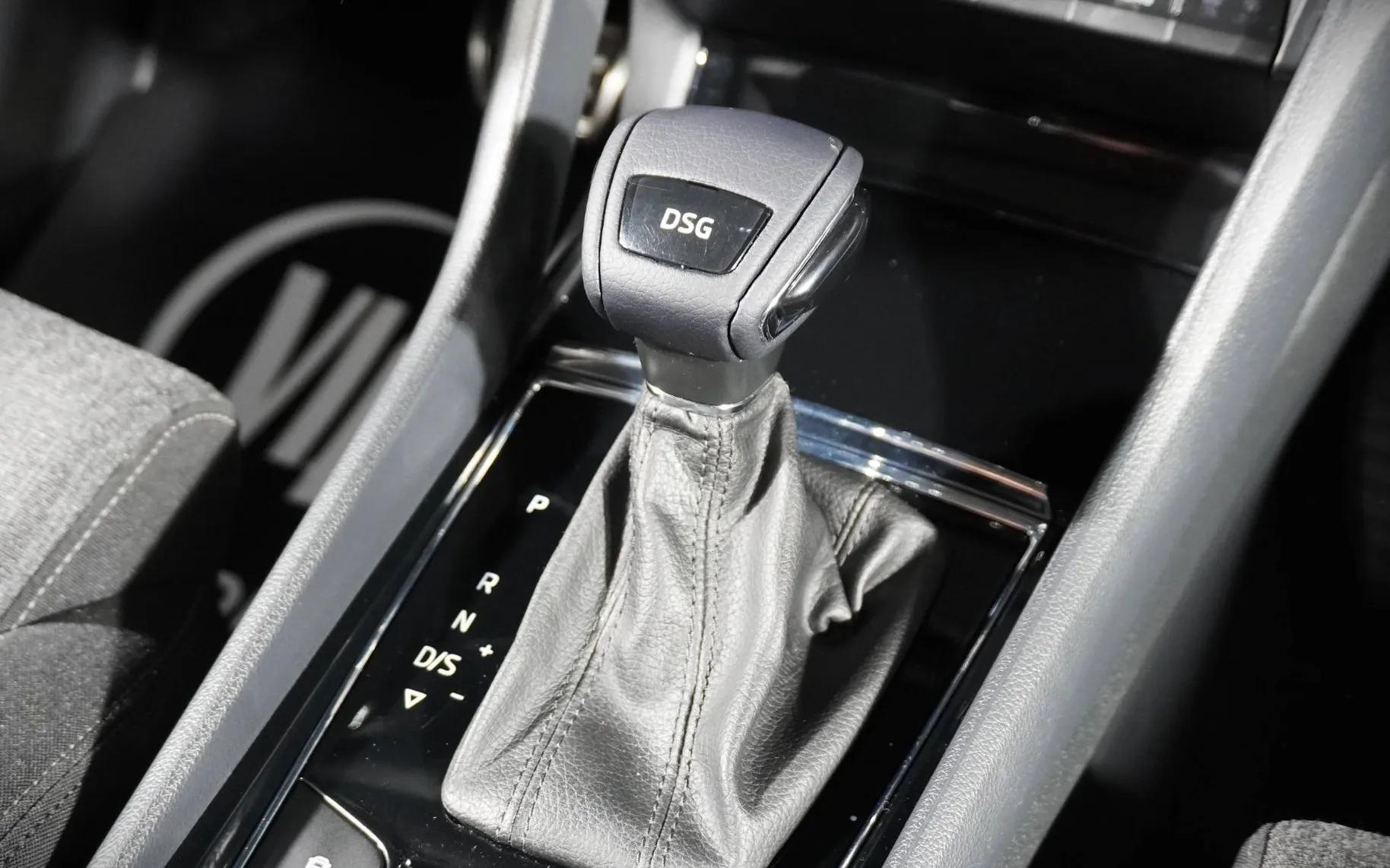 Zunanja slika - Škoda Karoq - 1.5 TSI ACT Style DSG 1.LAST+SLO+ACC+TOP - 10