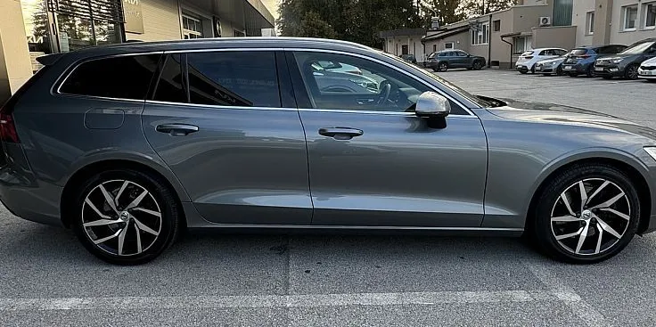Zunanja slika - Volvo V60 - T5 2.0 Momentum FWD + VLEČNA KLJUKA - 5
