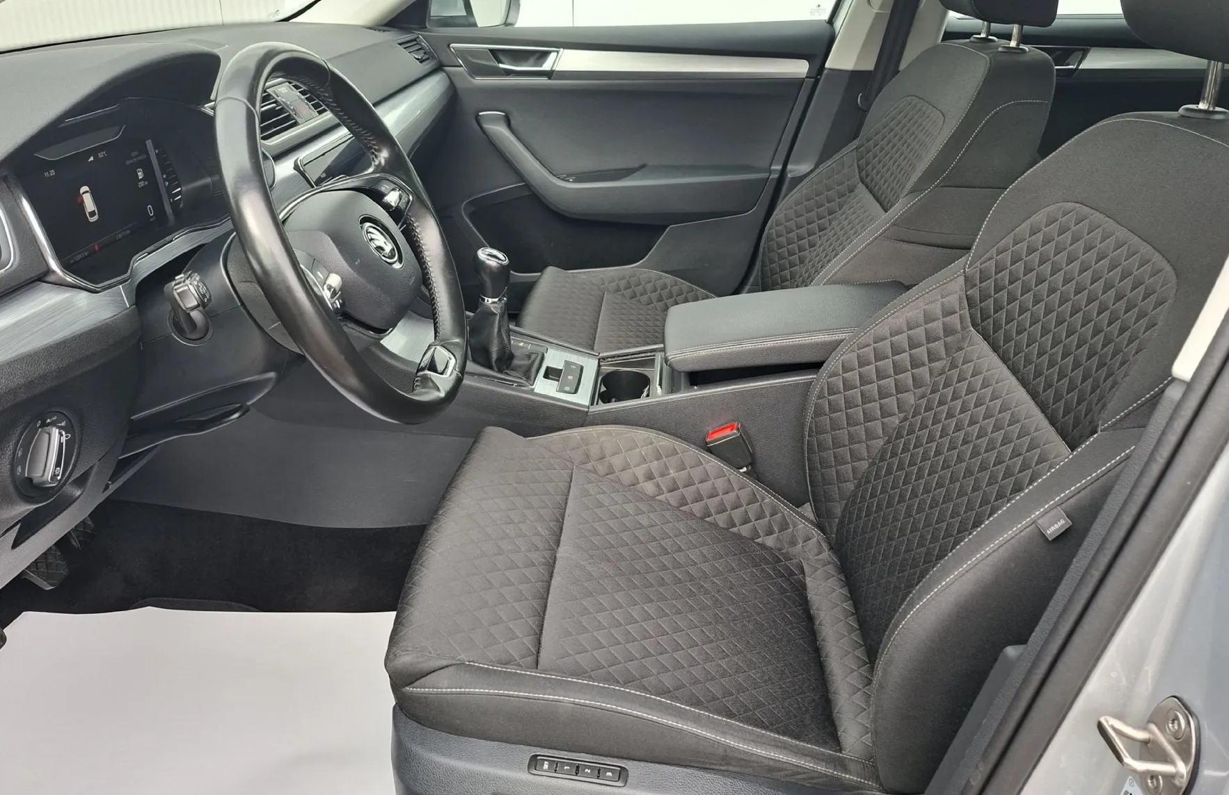 Zunanja slika - Škoda Superb - 2.0 TDI Style Combi  110 kW - 8