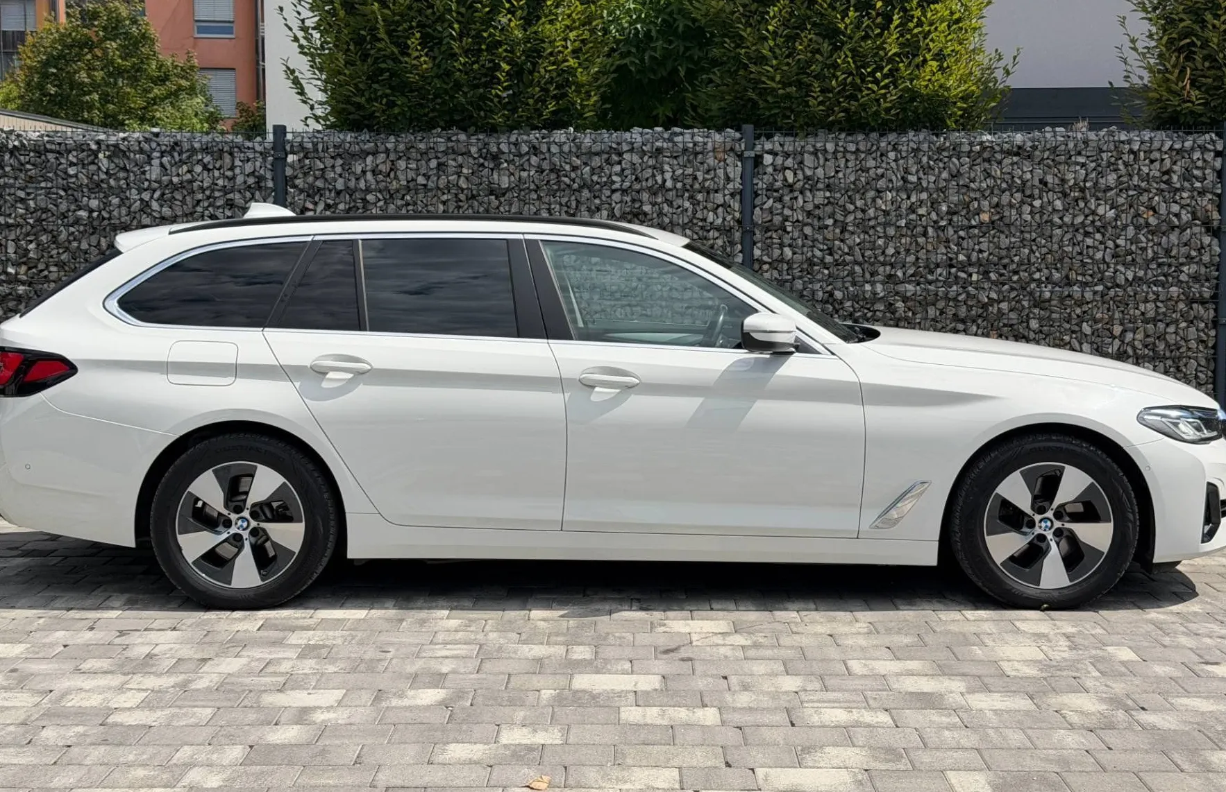 Zunanja slika - BMW Serija 5 - Touring: 520d Touring Avt. | KLJUKA | KAM | VIRTUAL | AM - 8