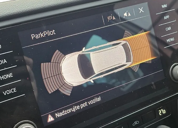 Zunanja slika - Škoda Octavia - 1.6 TDI STYLE ALU PLATIŠČA-PDC-NAVIGACIJA - 16